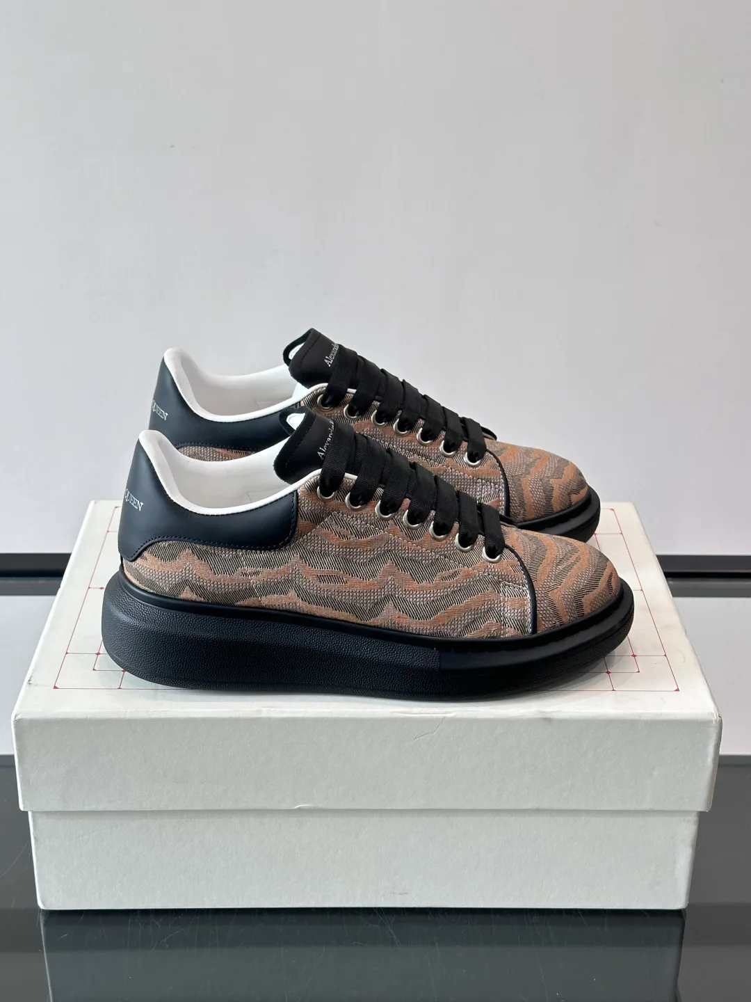 Кроссовки Женские Alexander Mcqueen 11170737