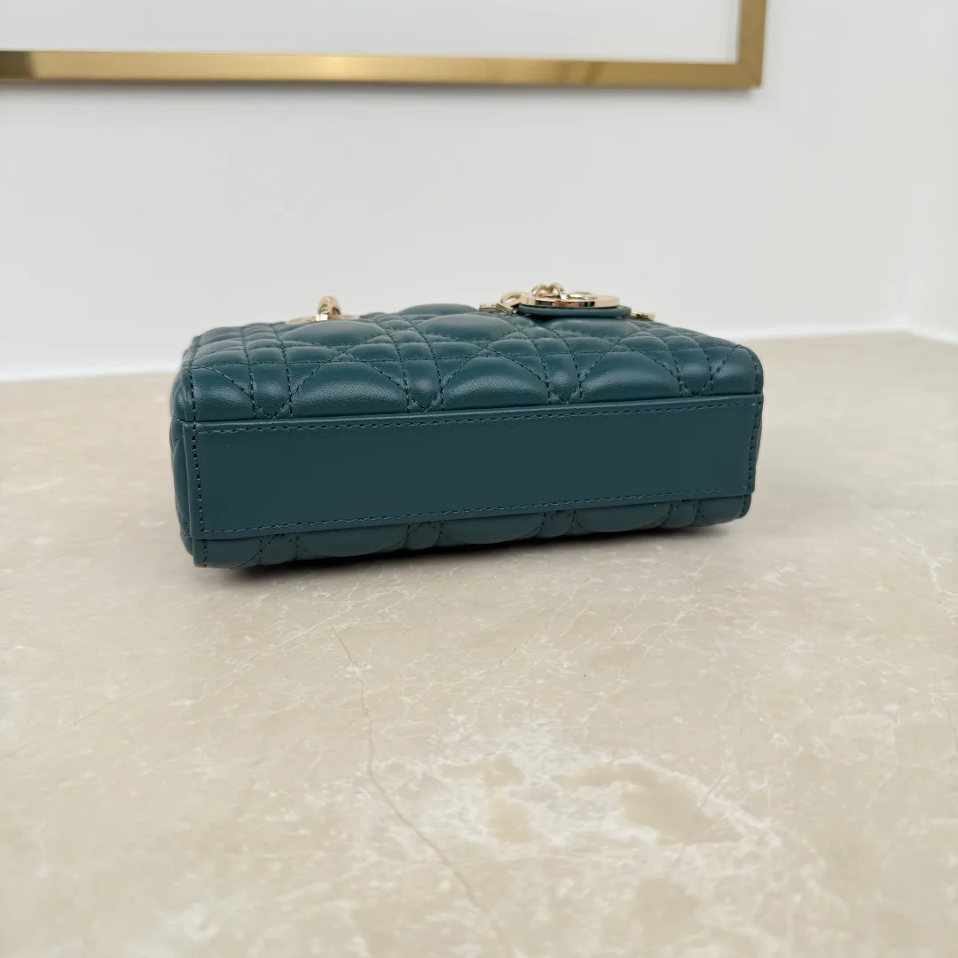 Классические Сумки Женские Christian Dior 18242052