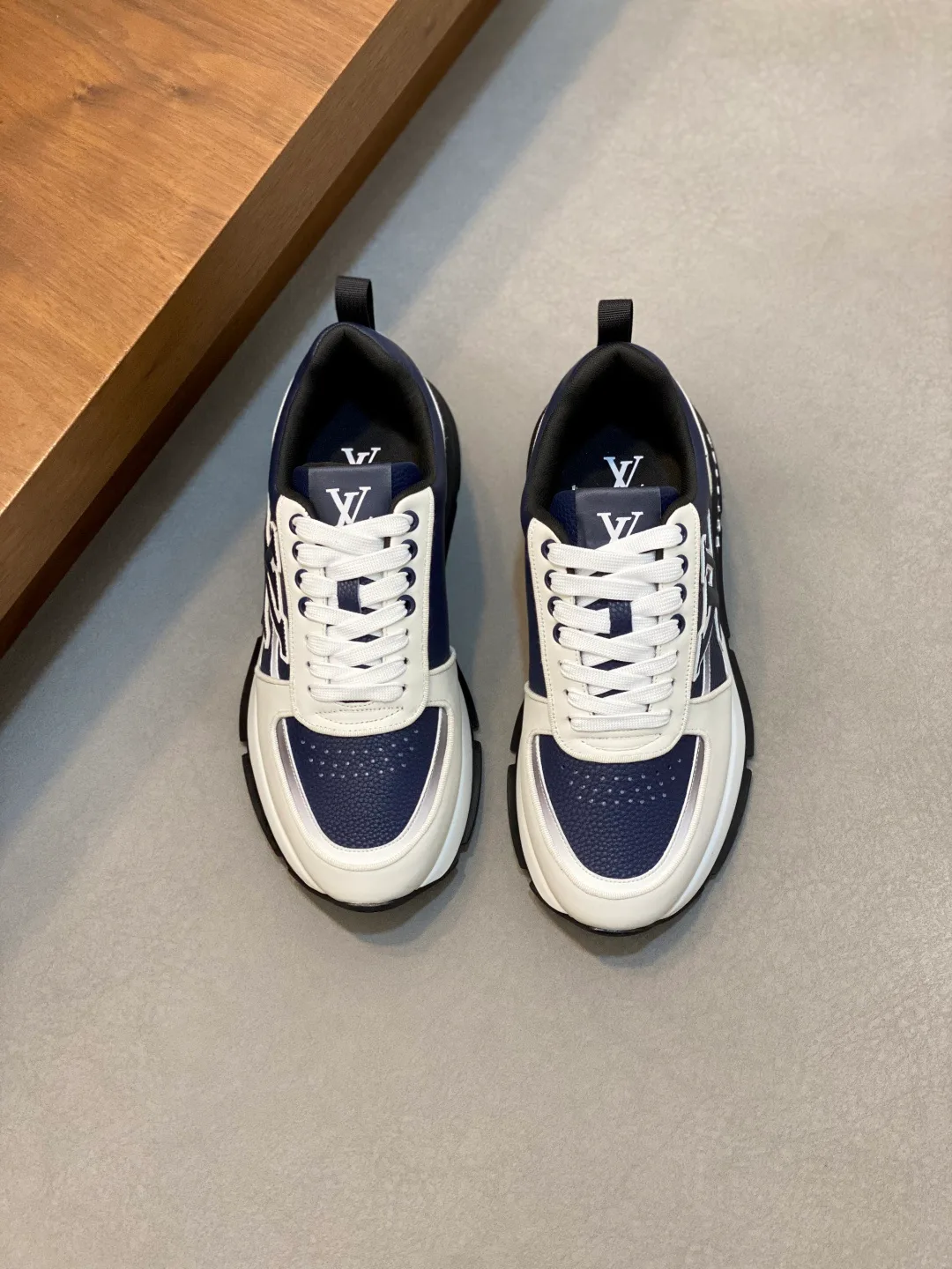 Кроссовки Мужские Louis Vuitton 11250174