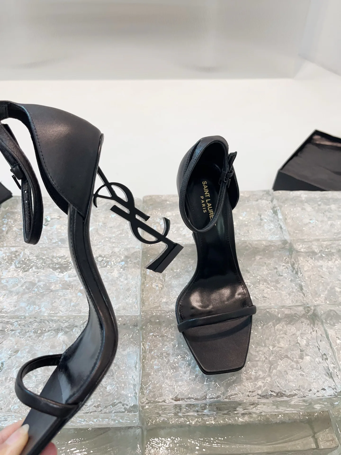 Босоножки Женские Saint Laurent 11278434