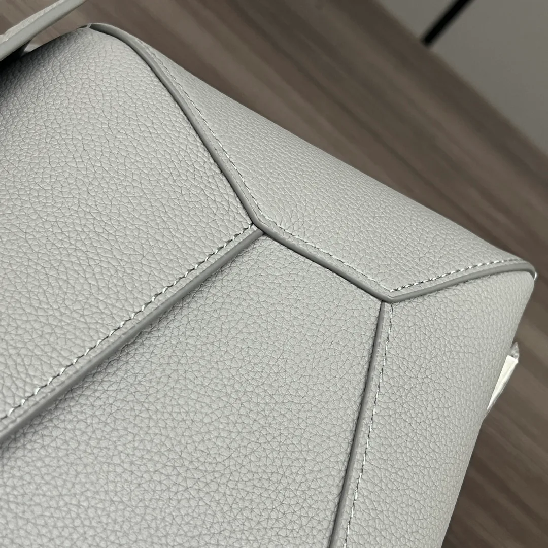 Классические Сумки Женские Loewe 1299617