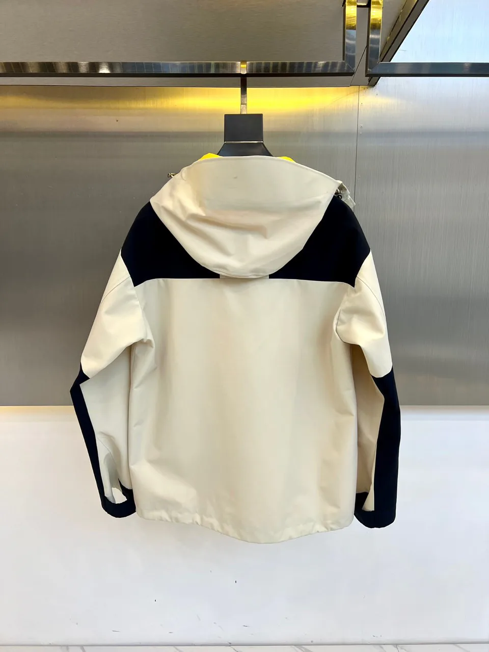 Куртки И Пуховики Женские Gucci 18416804