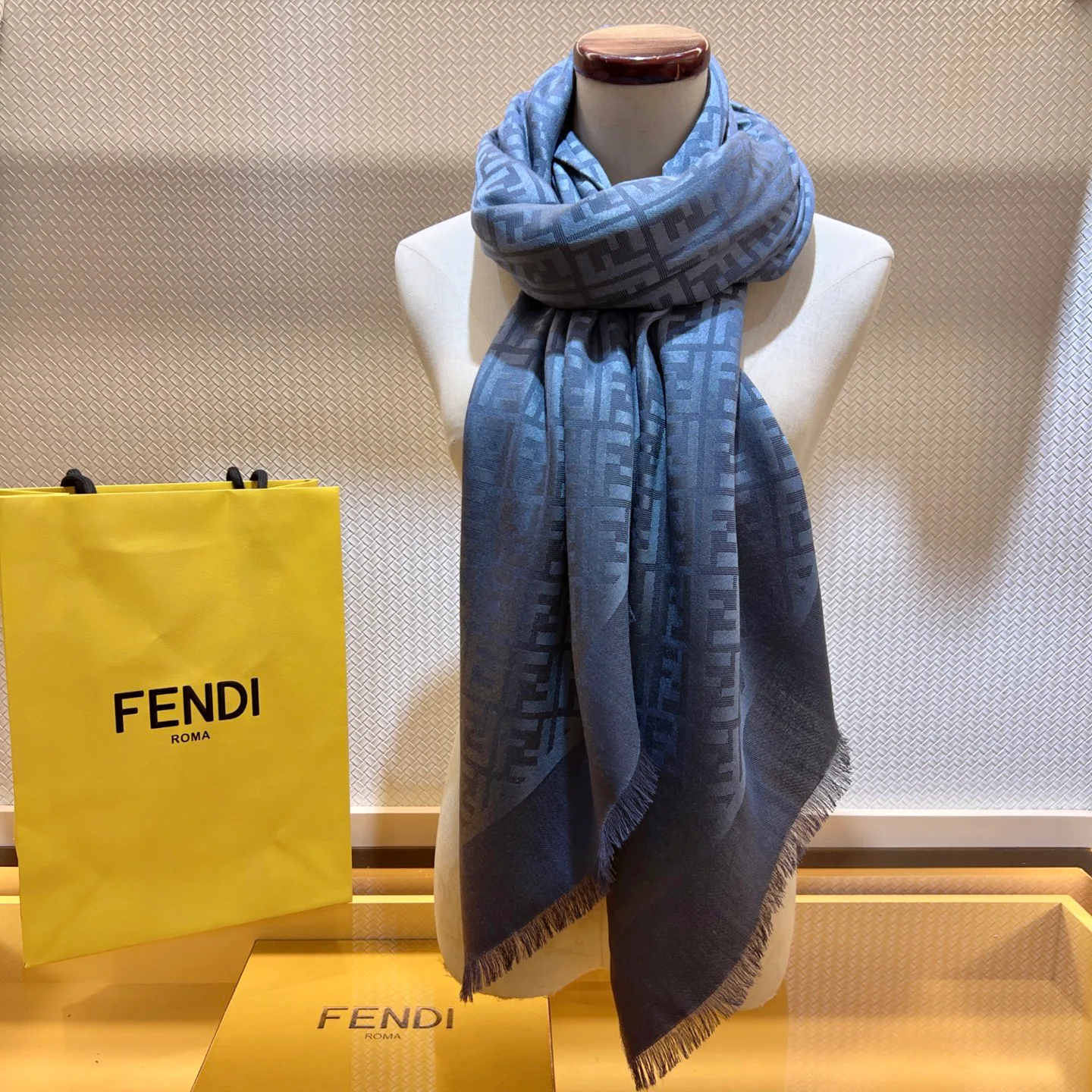 Шарфы Fendi 397429