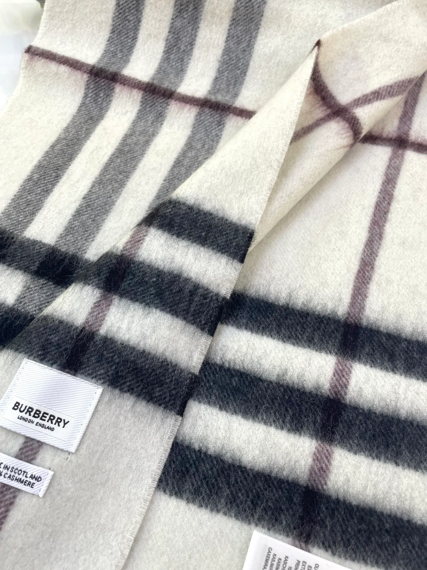 Шарфы Burberry 6645290