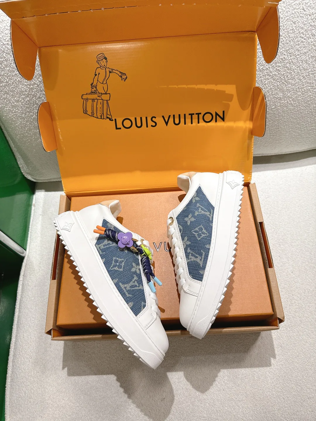 Кроссовки Женские Louis Vuitton 13152672