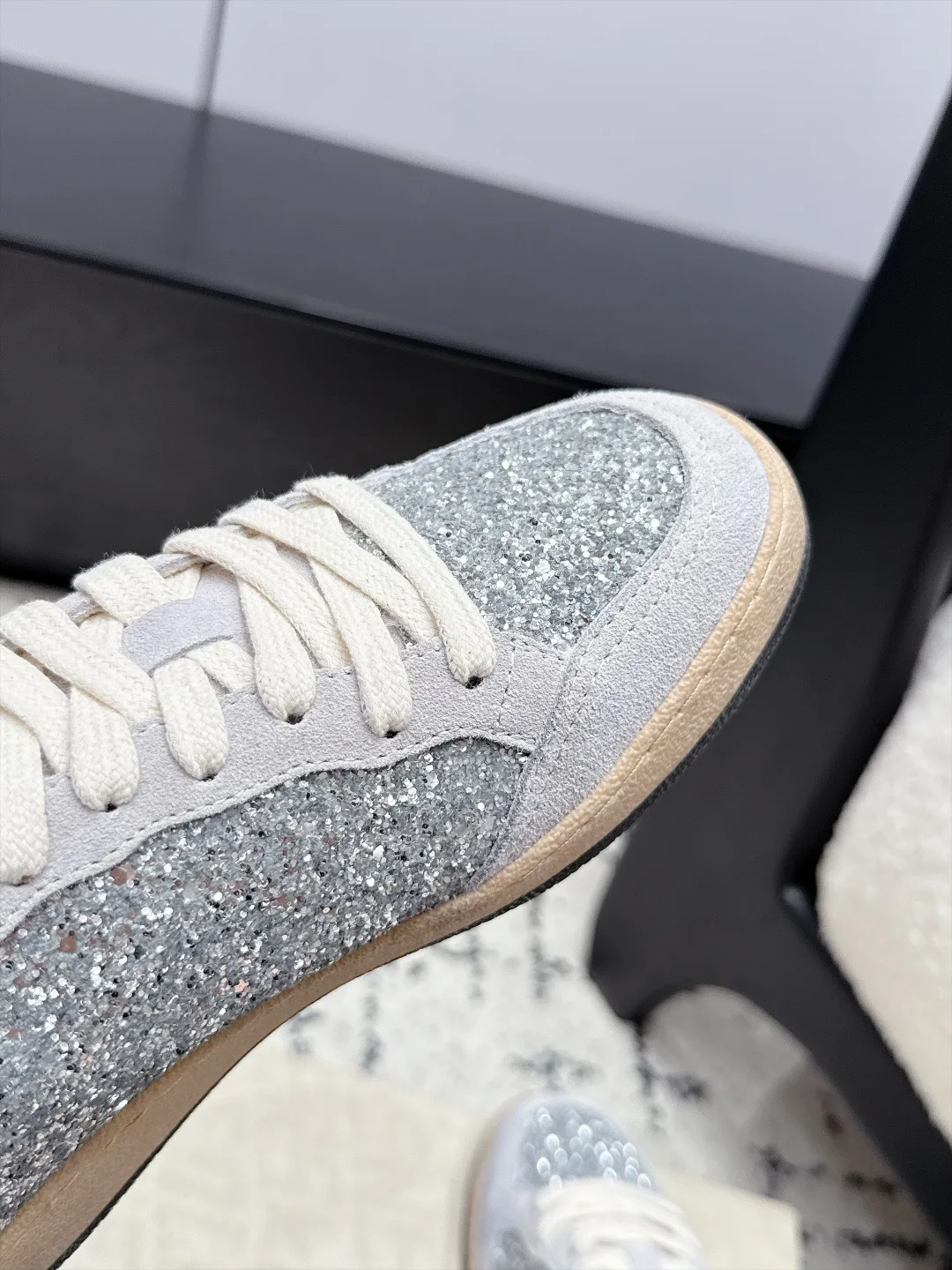 Кроссовки Женские Golden Goose 19405578