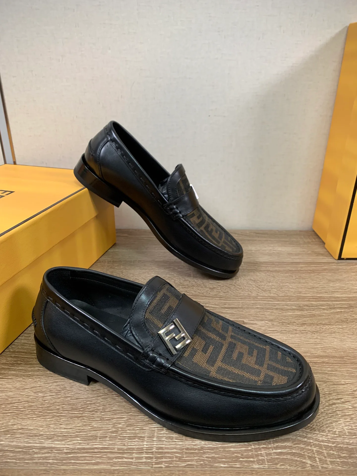 Лоферы И Туфли Мужские Fendi 1265686