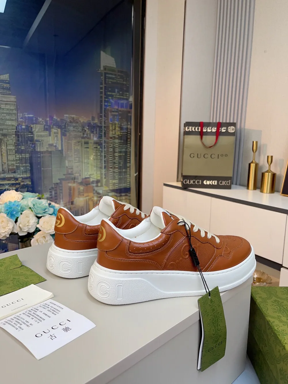 Кроссовки Женские Gucci 18369622