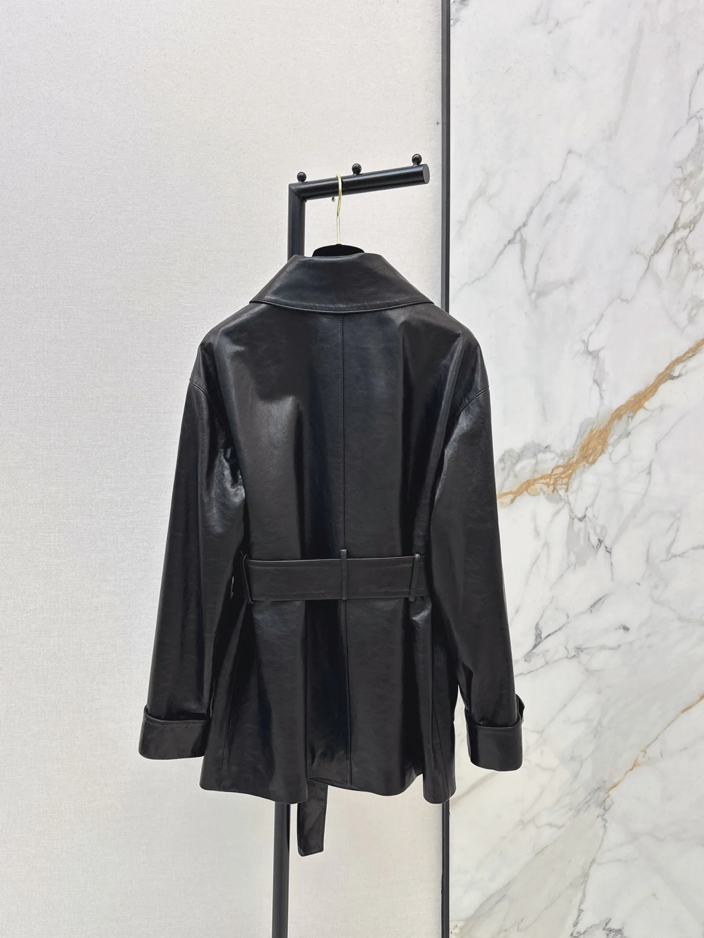 Кожаные Куртки И Дублёнки Женские Chanel 18253120