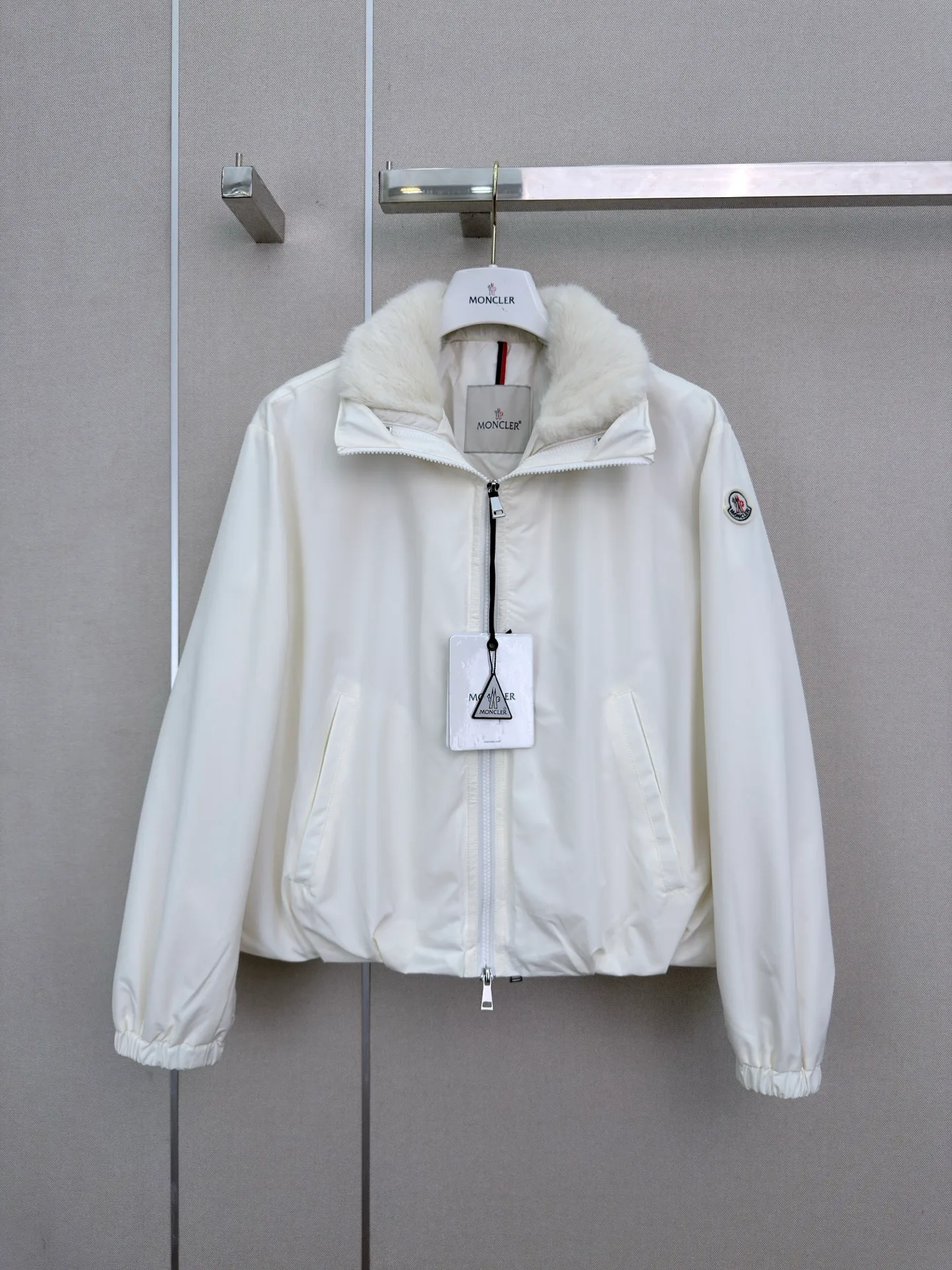 Куртки И Пуховики Женские Moncler 18711127