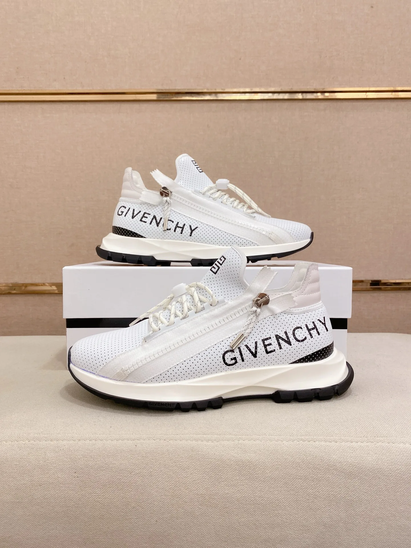 Кроссовки Женские Givenchy 1628778