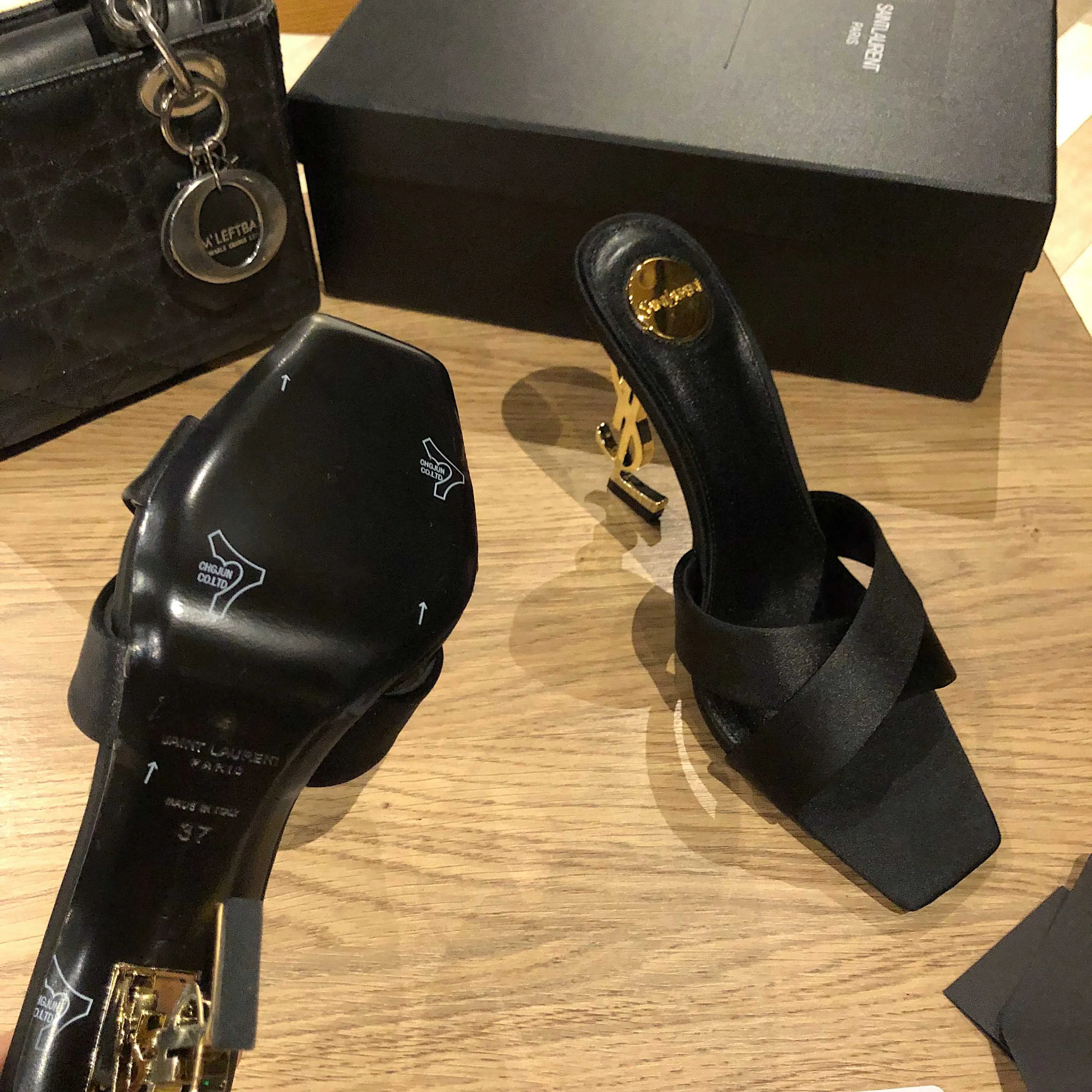 Босоножки Женские Saint Laurent 11220500