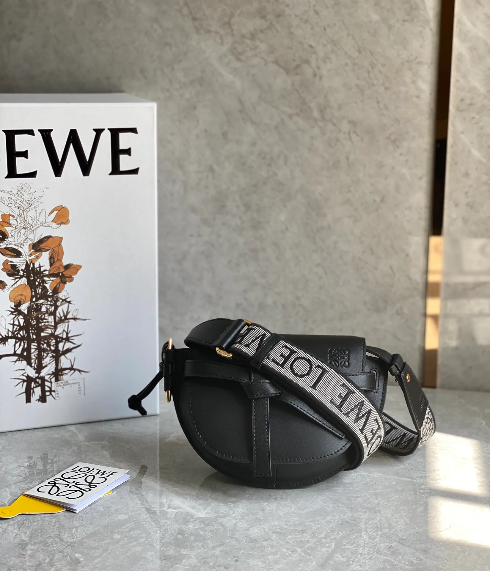 Сумки На Ремне Женские Loewe 11402876