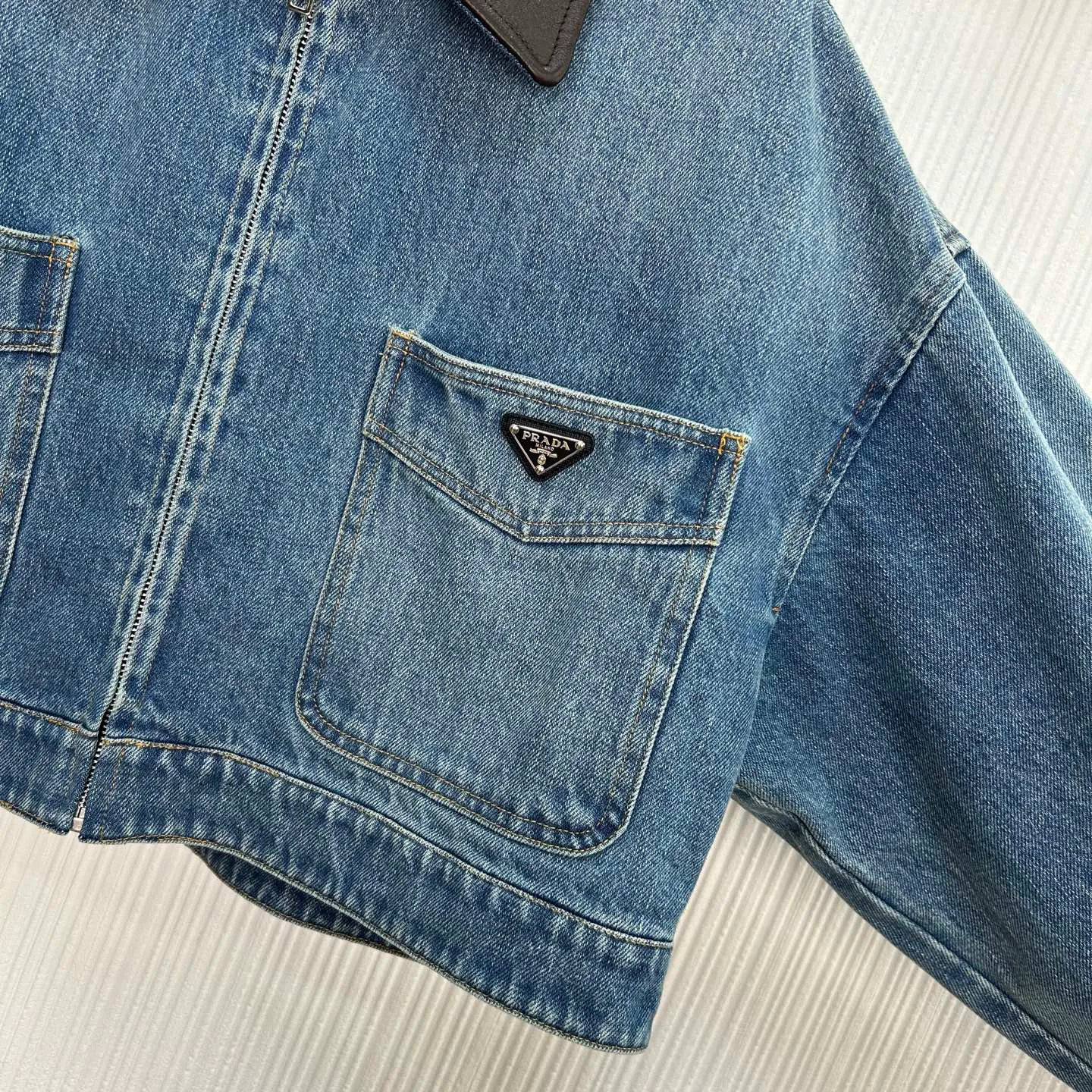 Куртки И Пуховики Женские Prada 18721903