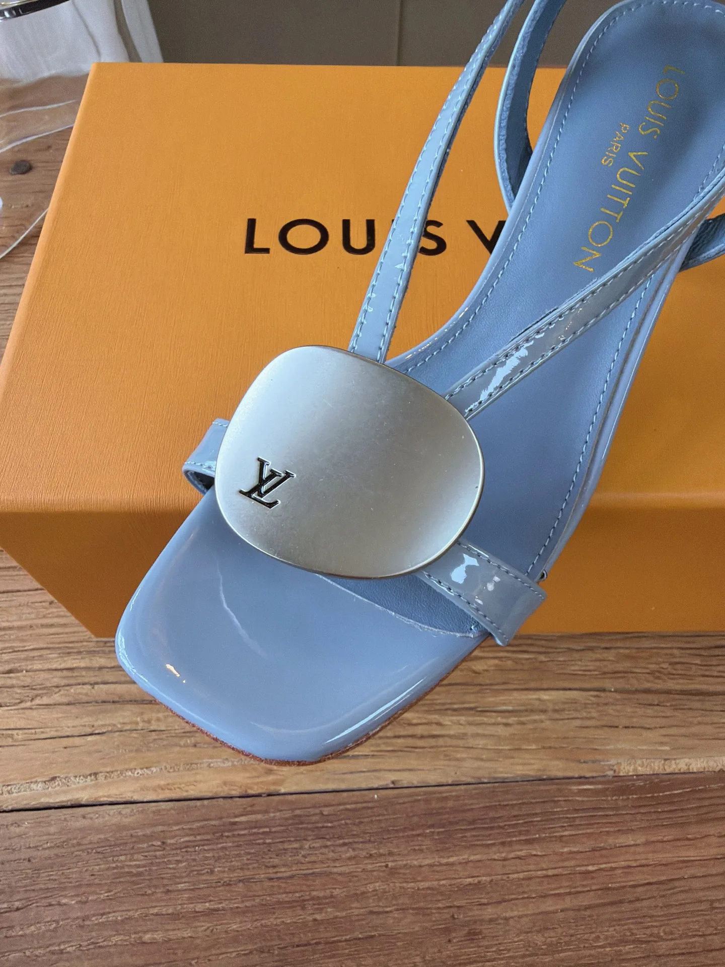 Босоножки Женские Louis Vuitton 17620617