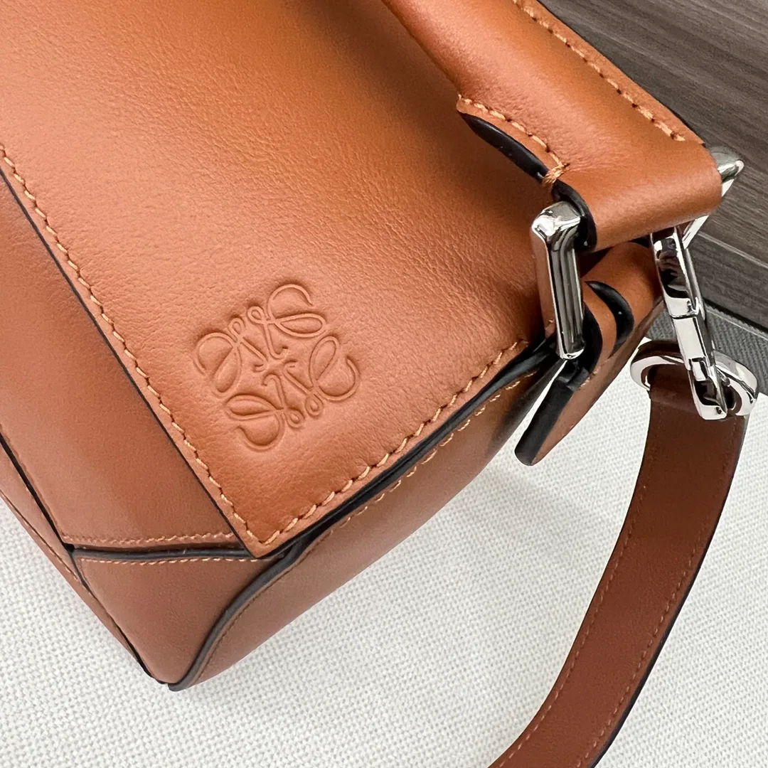 Классические Сумки Женские Loewe 11674587