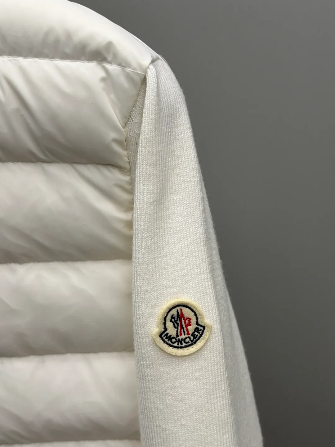 Куртки И Пуховики Женские Moncler 19070742