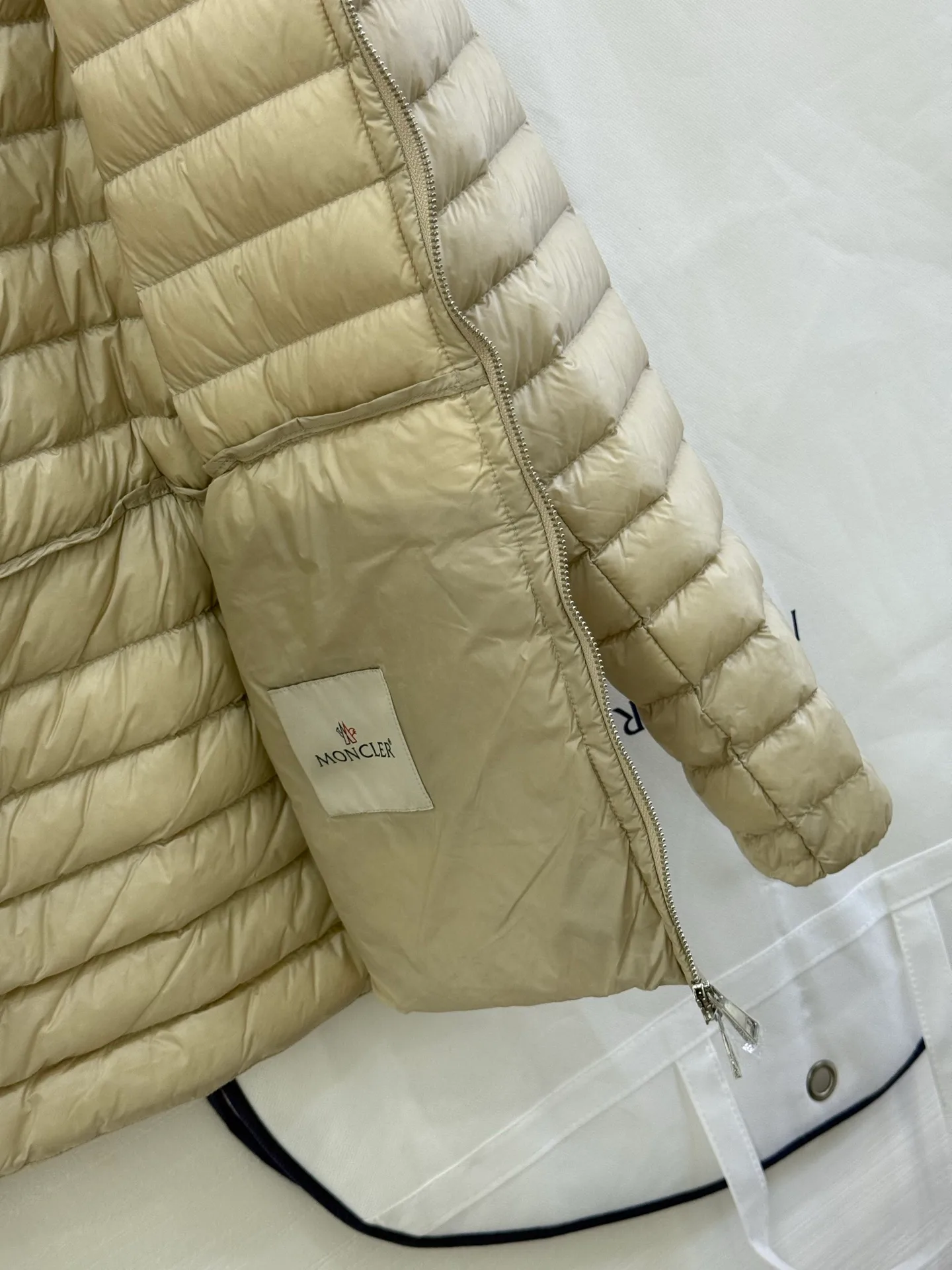 Куртки И Пуховики Женские Moncler 18712230