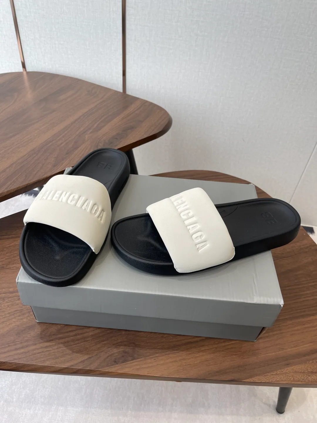 Шлепанцы Женские Balenciaga 11304181