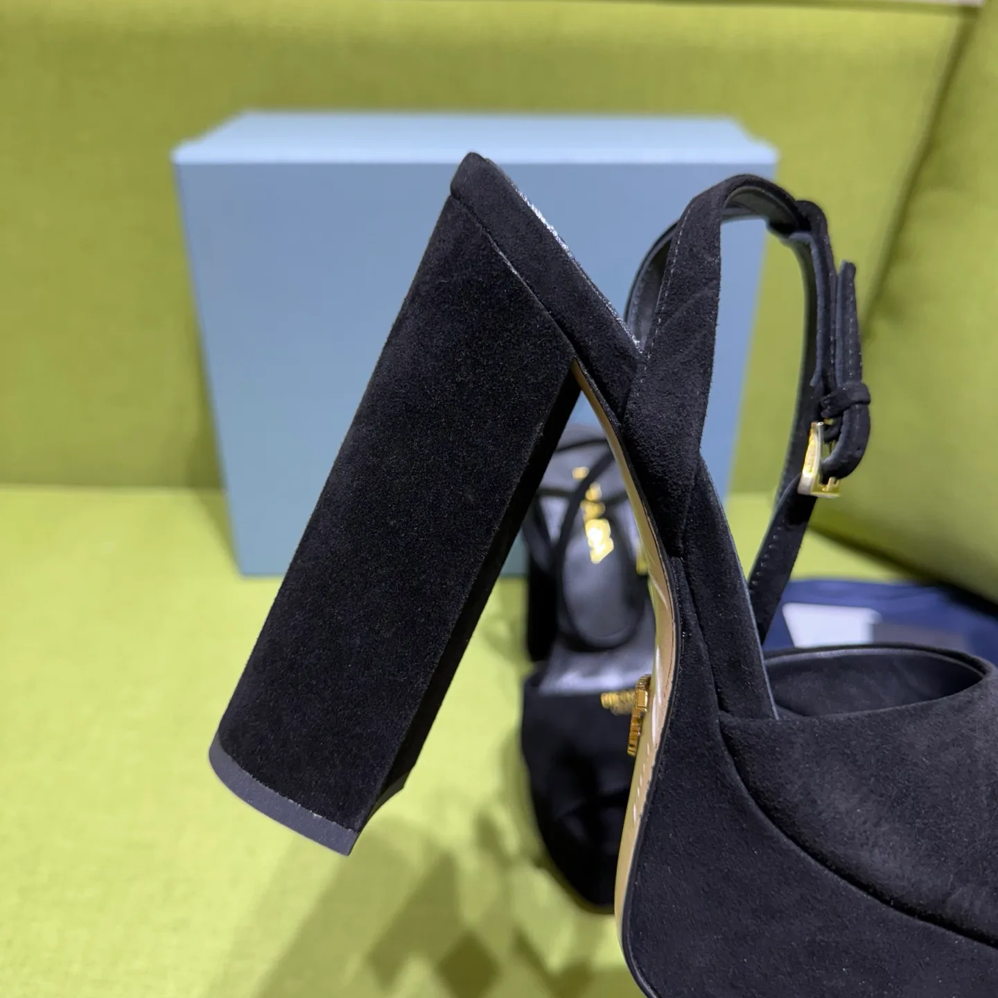 Босоножки Женские Prada 10481123