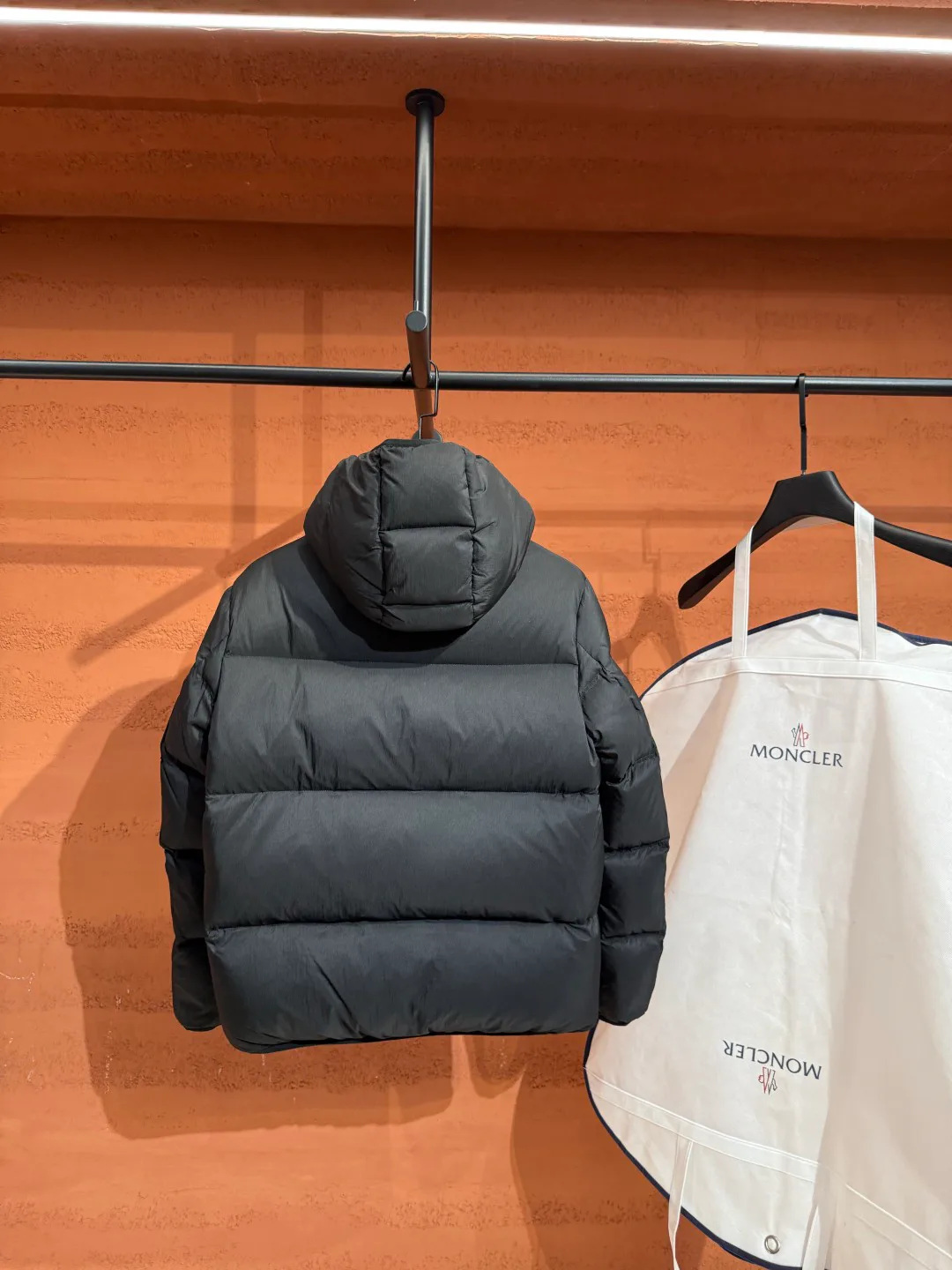 Куртки И Пуховики Мужские Moncler 18237413