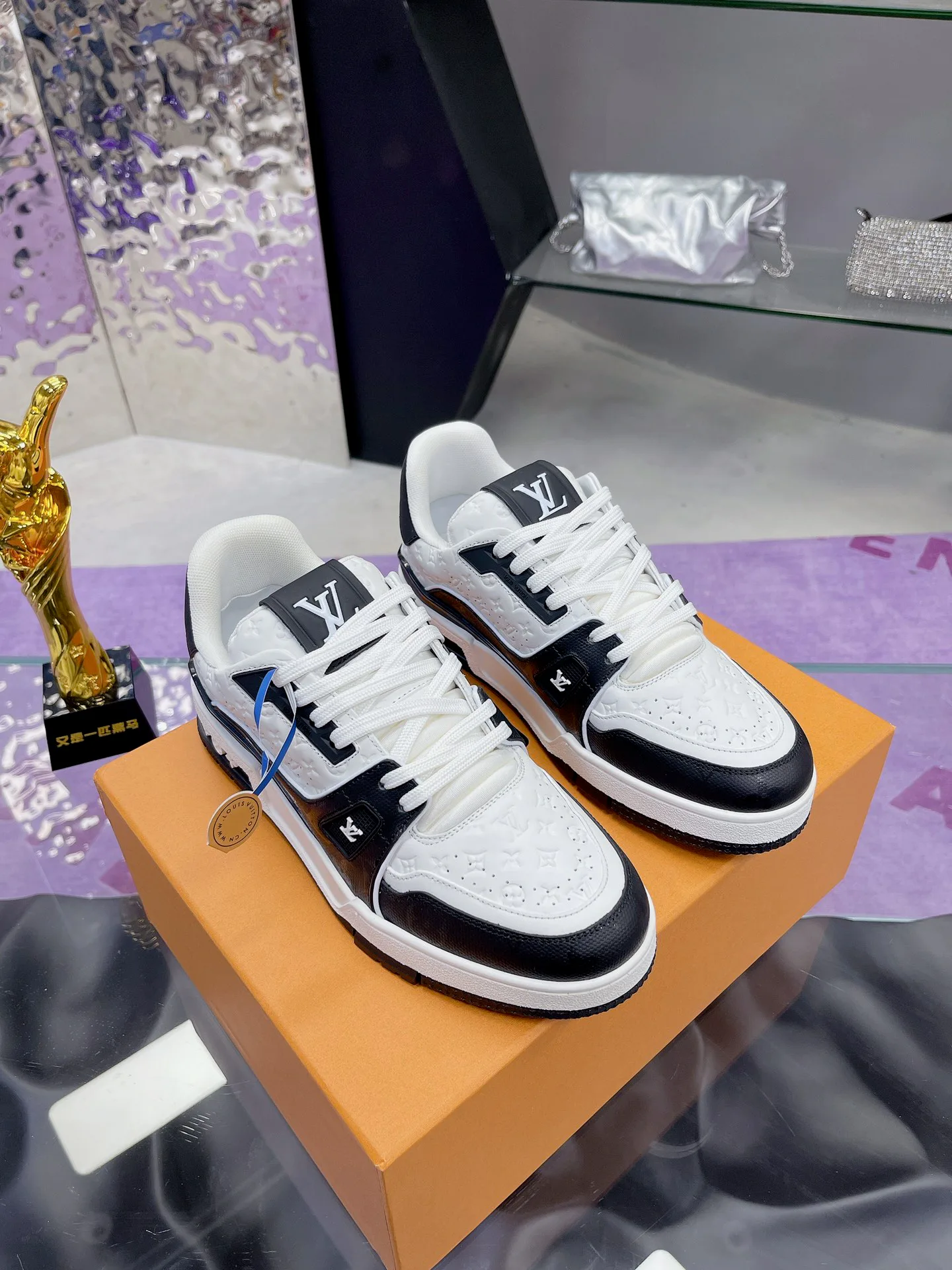 Кроссовки Женские Louis Vuitton 36039