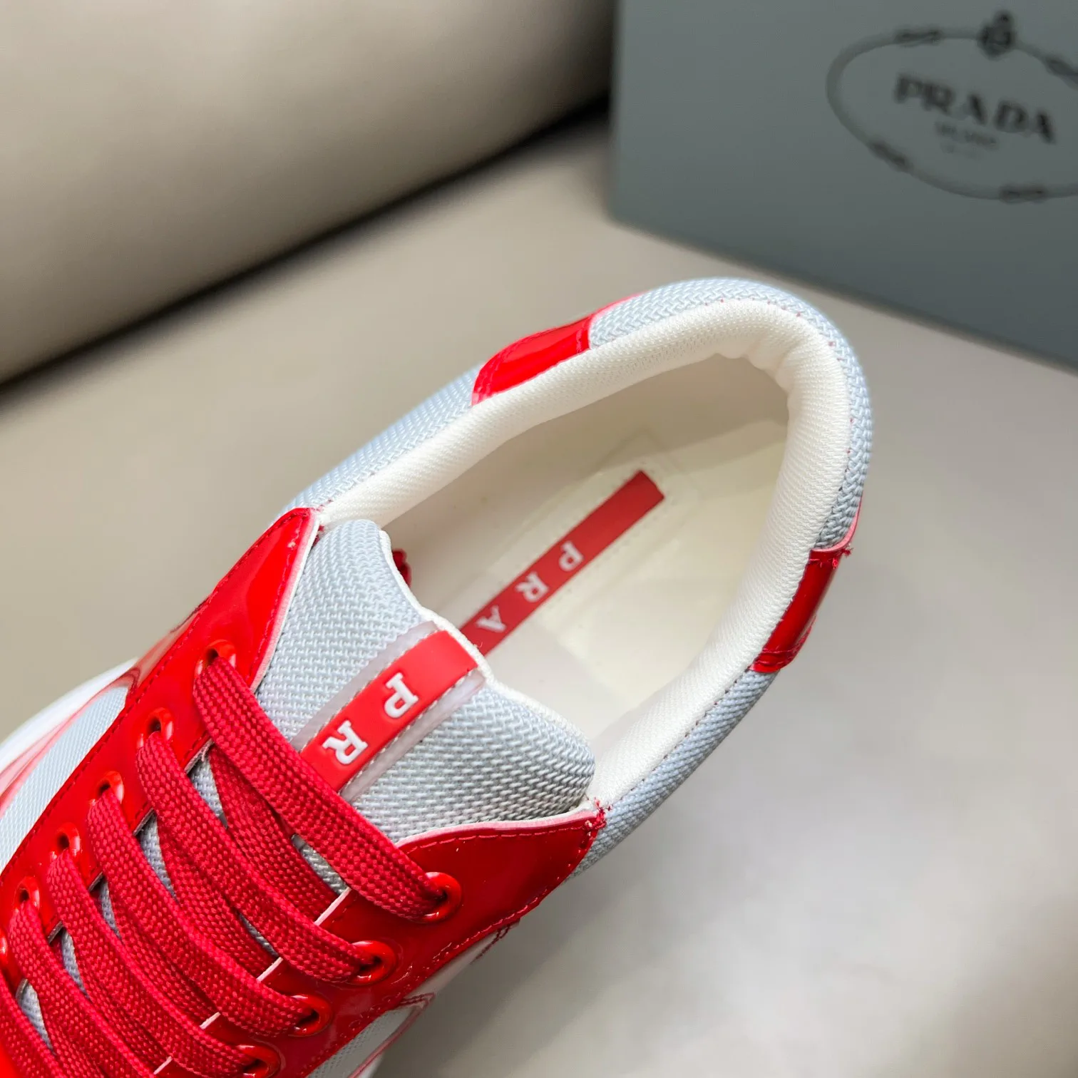 Кроссовки Женские Prada 17636257
