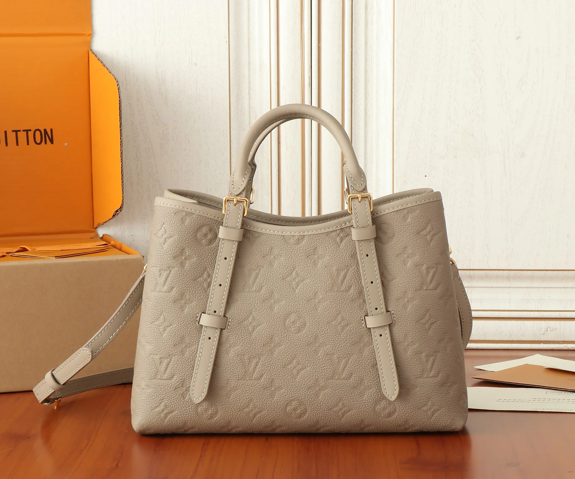 Классические Сумки Женские Louis Vuitton 17615675
