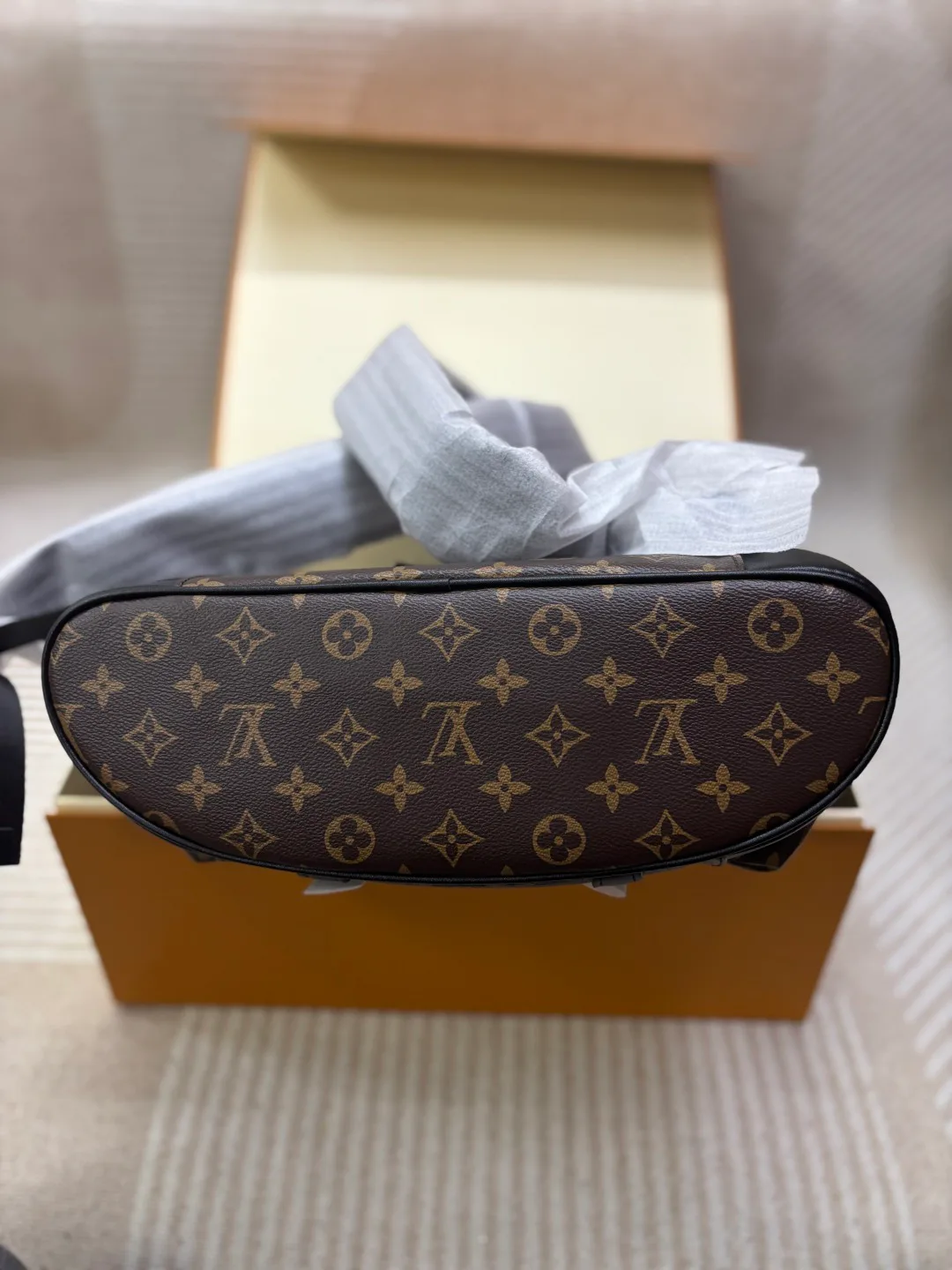 Рюкзаки Мужские Louis Vuitton 15055902
