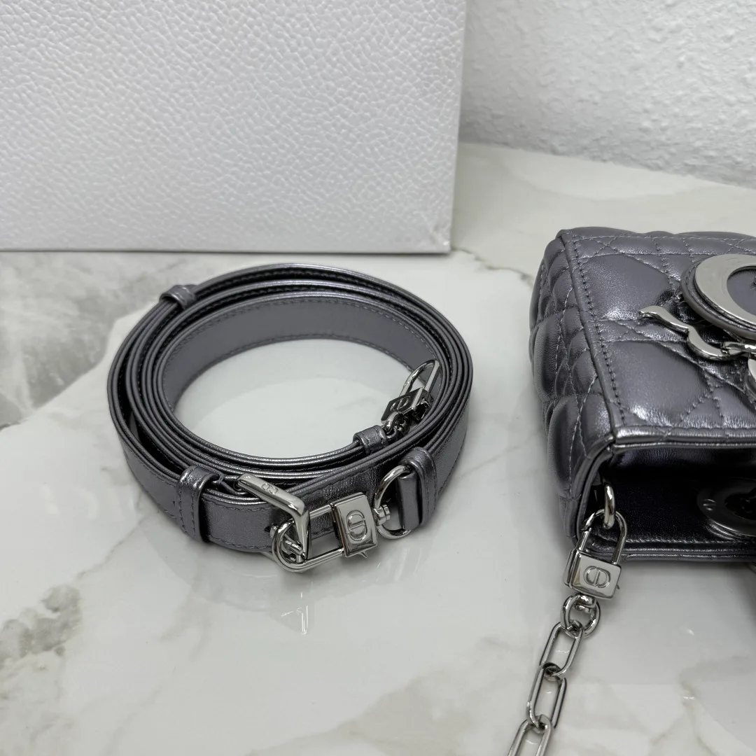 Классические Сумки Женские Christian Dior 18116437
