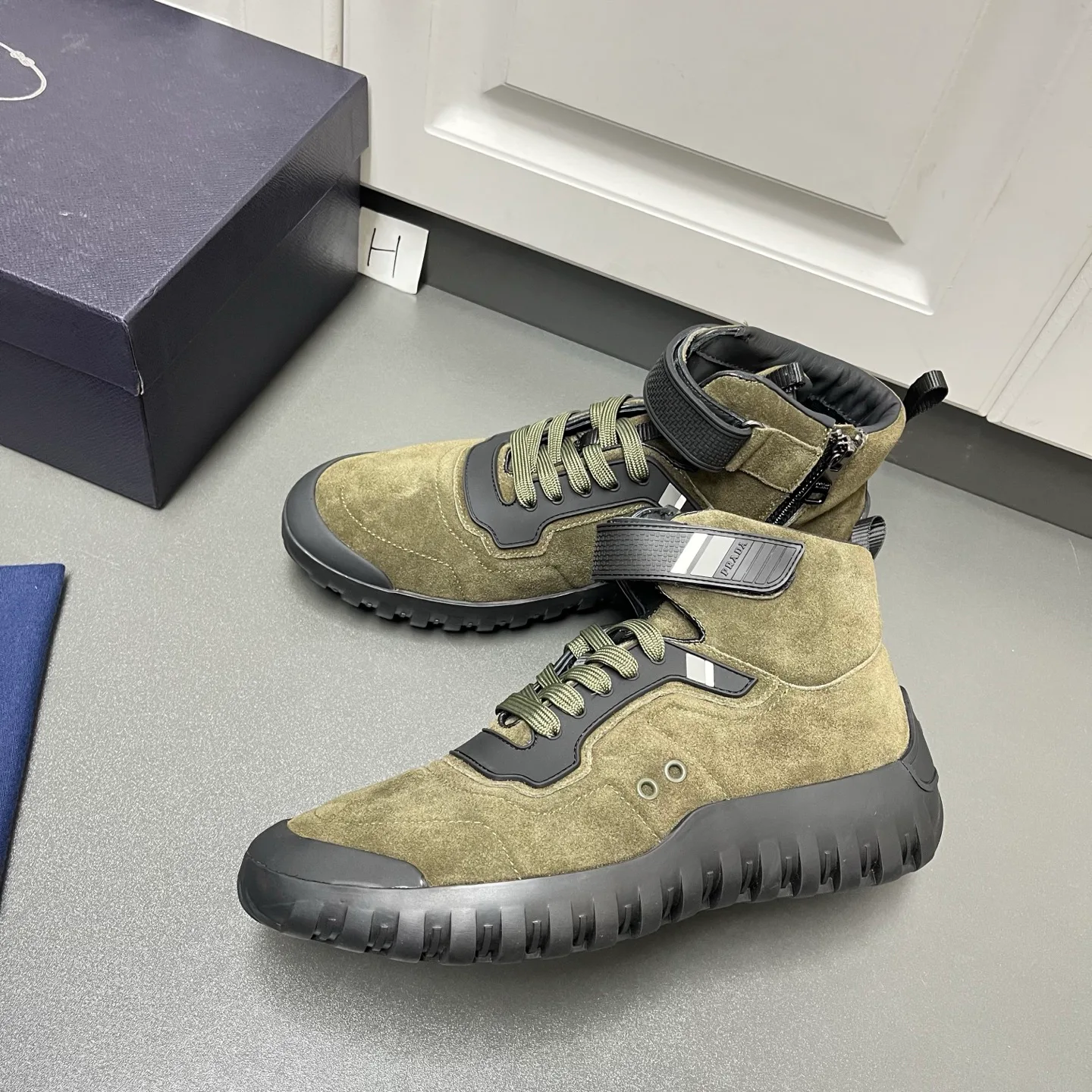 Кроссовки Мужские Prada 1140881