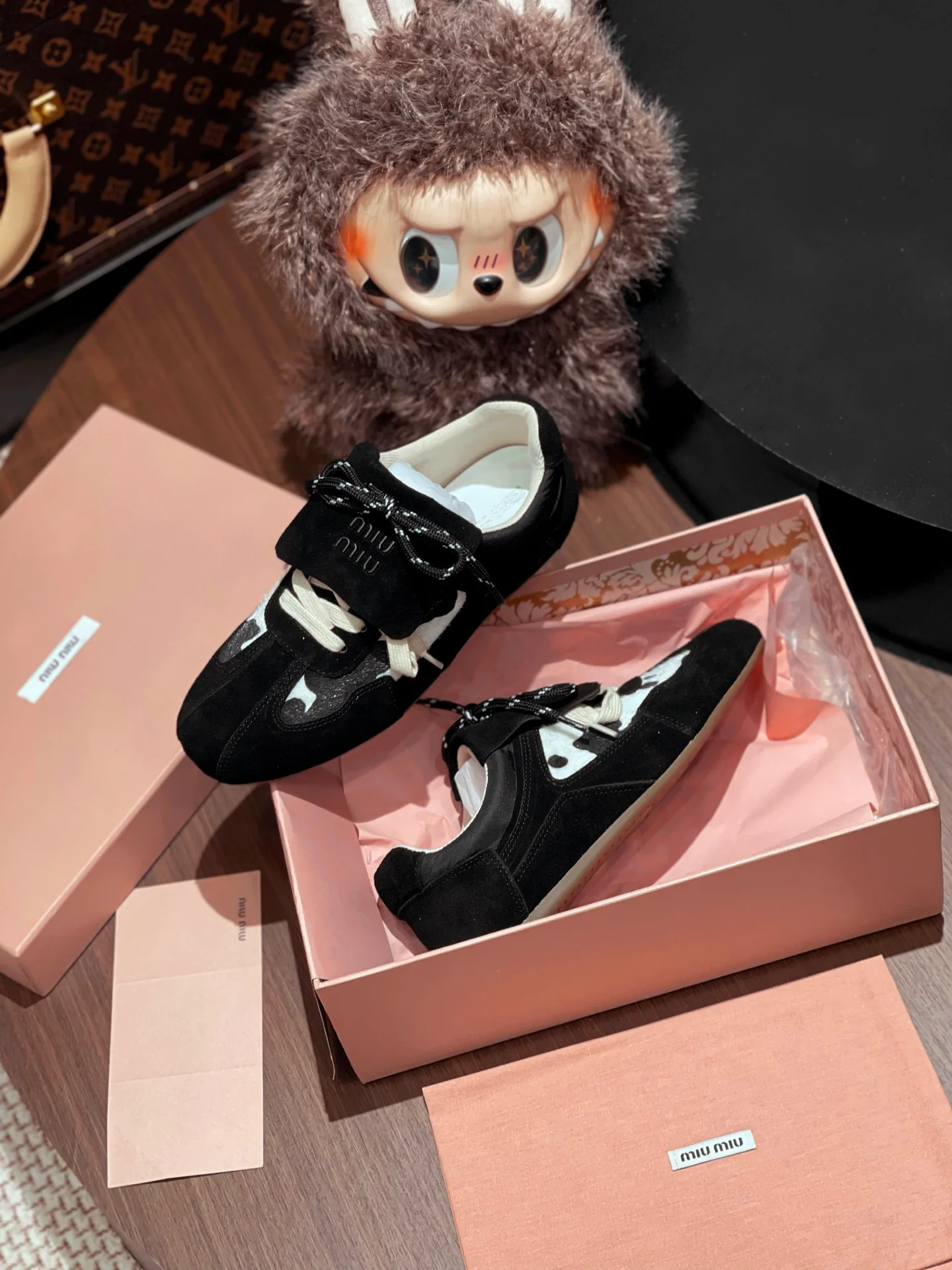 Кроссовки Женские Miu Miu 24339