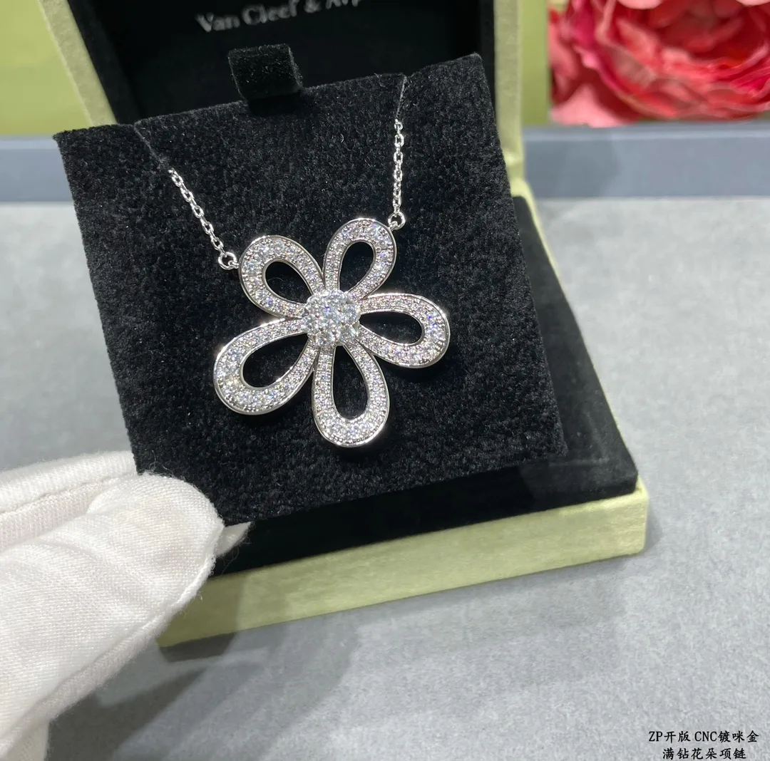 Бижутерия Van Cleef & Arpels 14740717