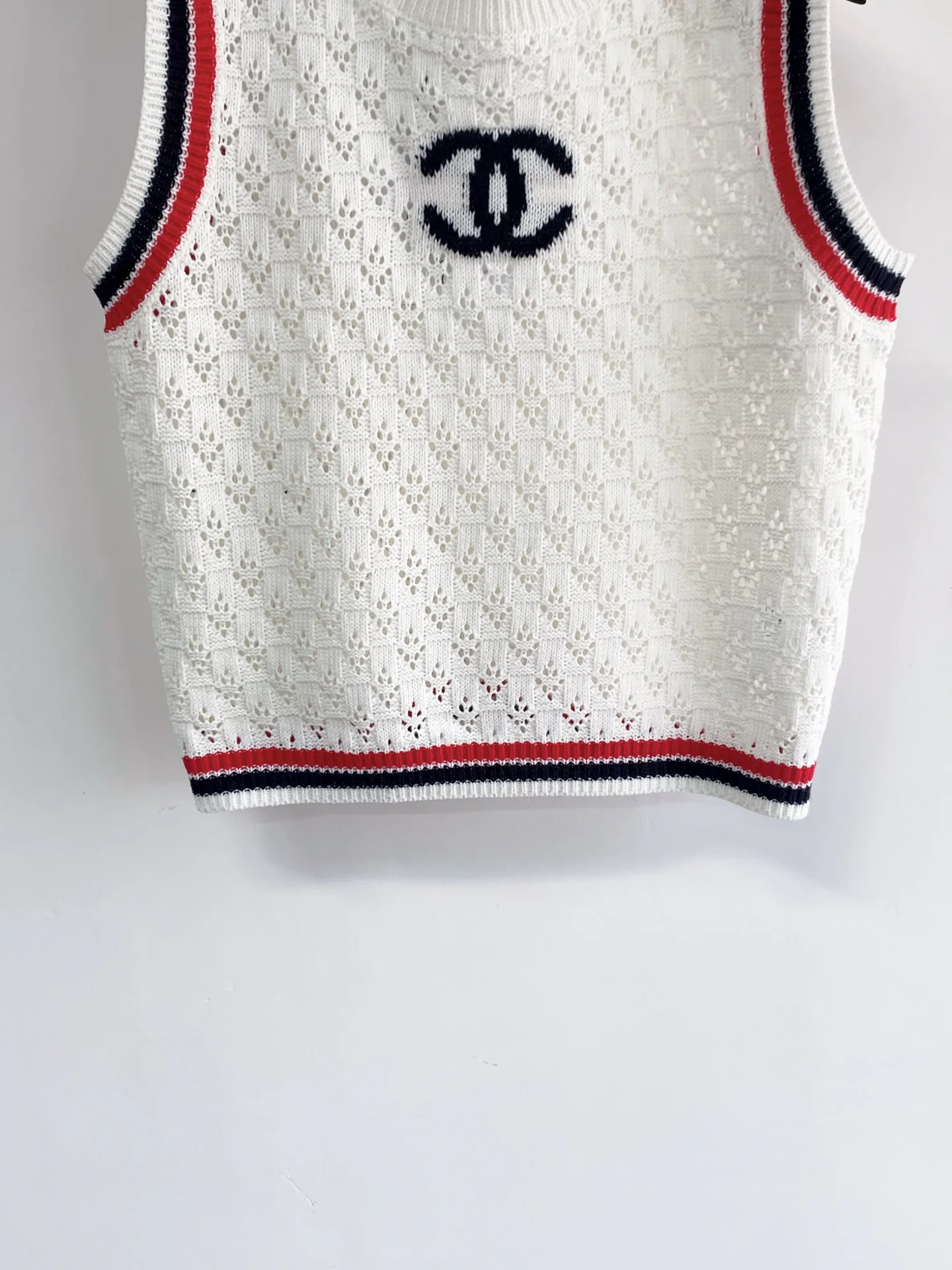 Жилеты Женские Chanel 11397877