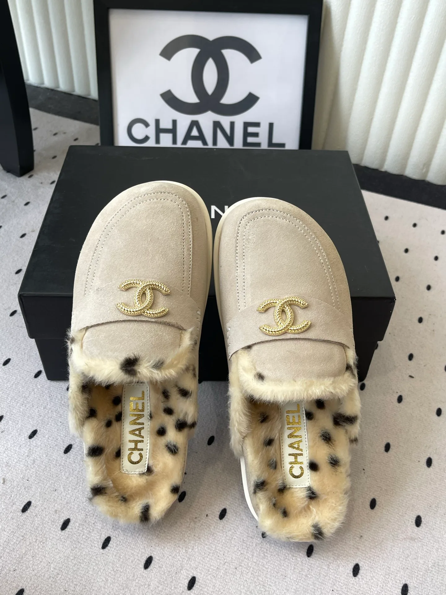 Тапочки Женские Chanel 18609996