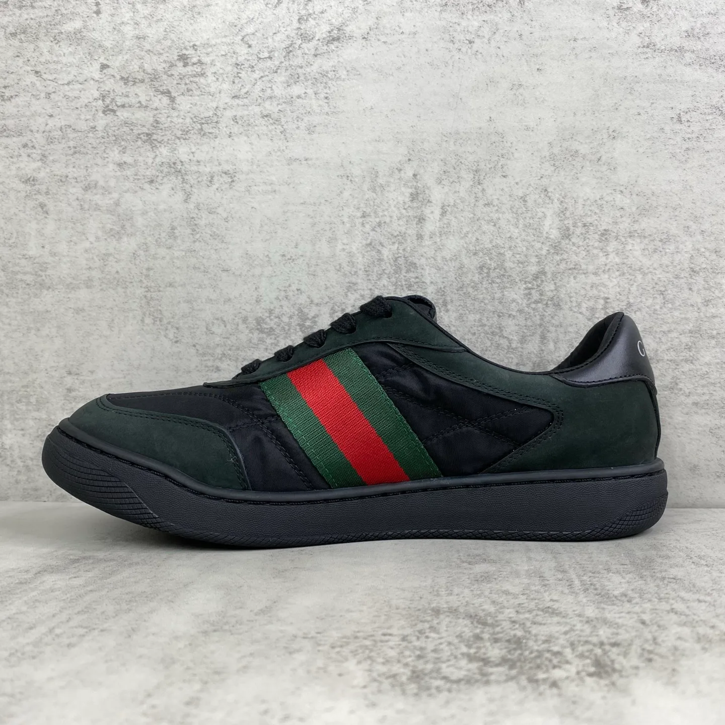 Кроссовки Женские Gucci 18283183
