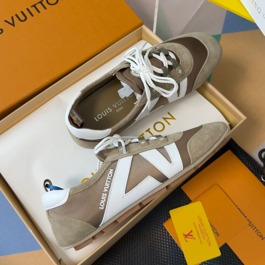 Кроссовки Женские Louis Vuitton 11916900