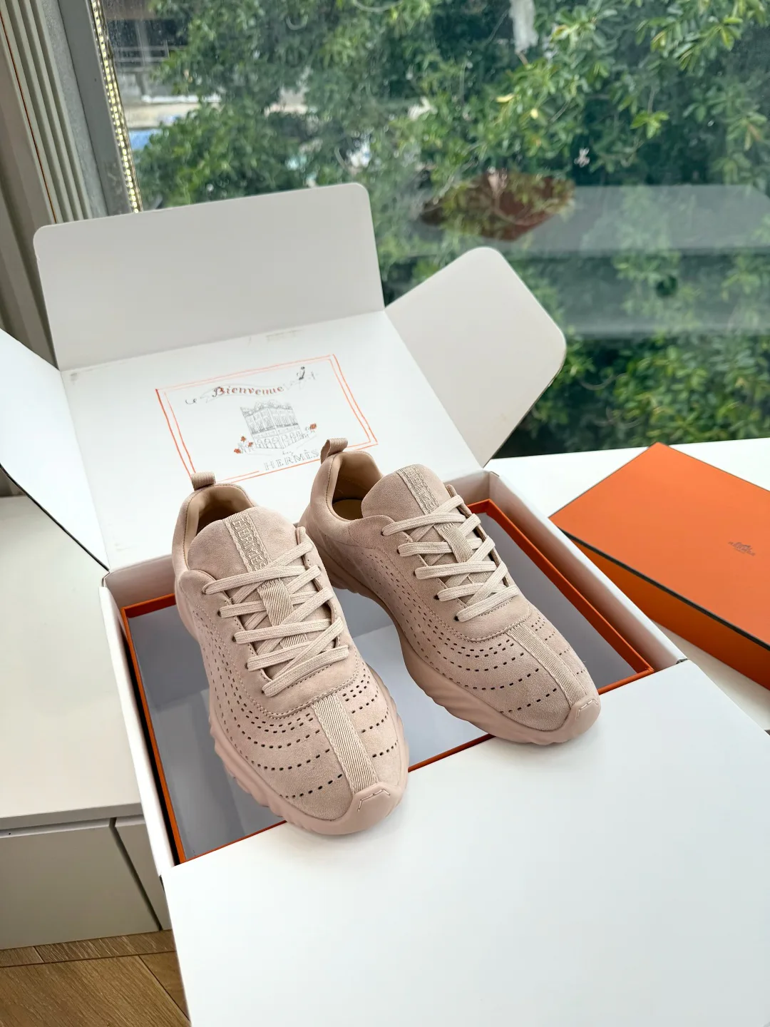 Кроссовки Женские Hermes 17342749