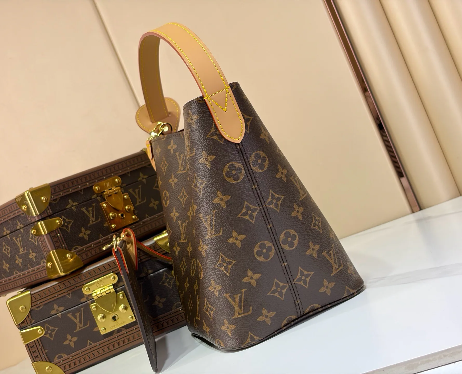 Классические Сумки Женские Louis Vuitton 17499366