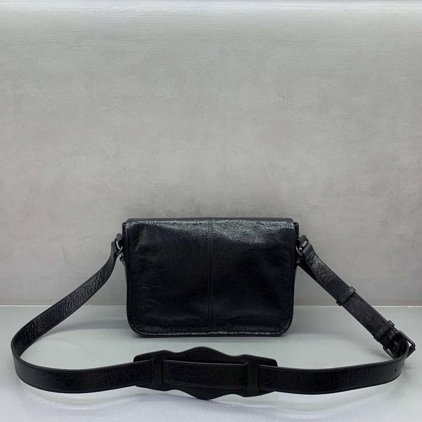 Сумки На Ремне Женские Balenciaga 18205669
