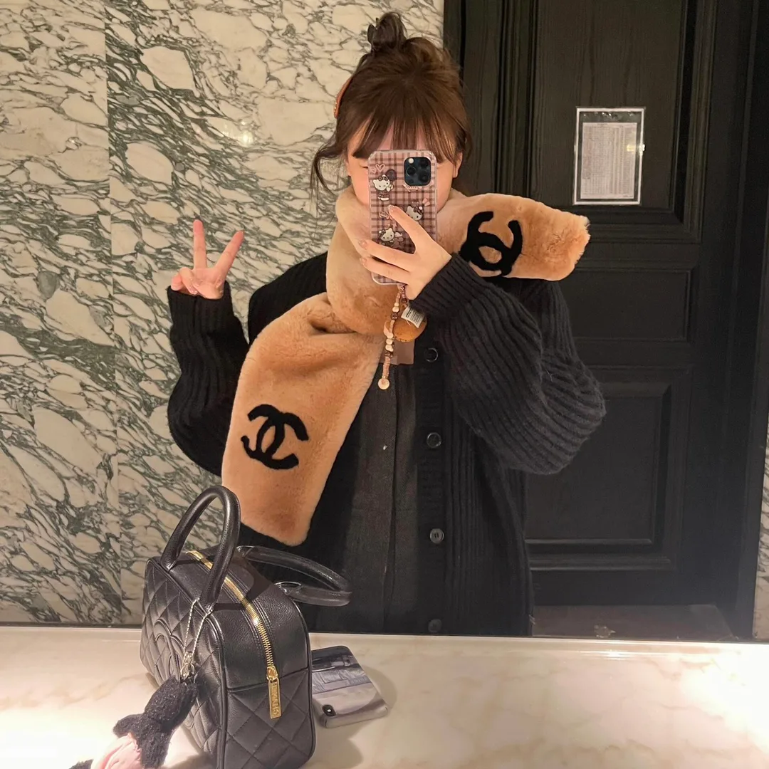 Шарфы Chanel 18347703