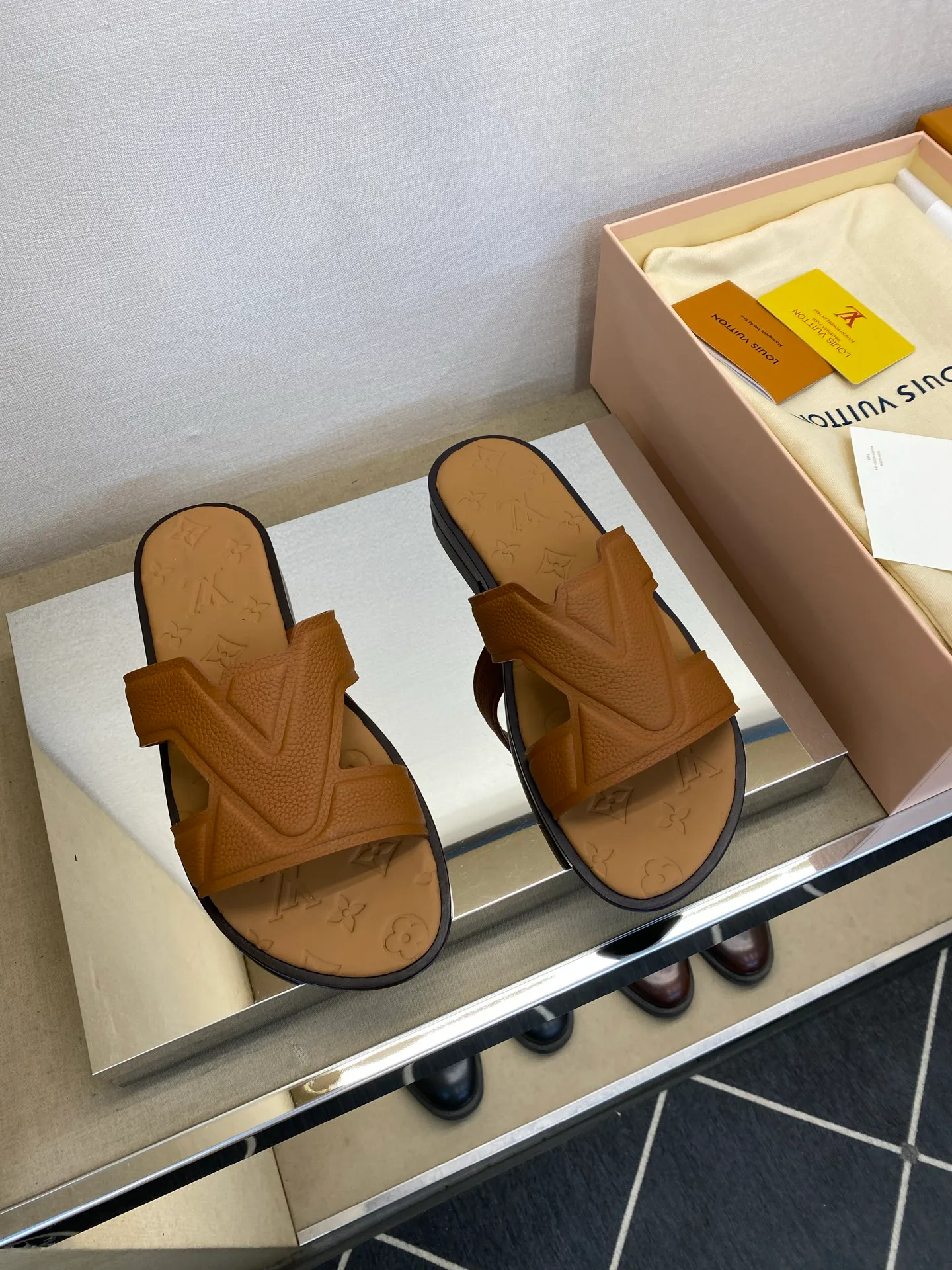 Шлепанцы Мужские Louis Vuitton 11956877