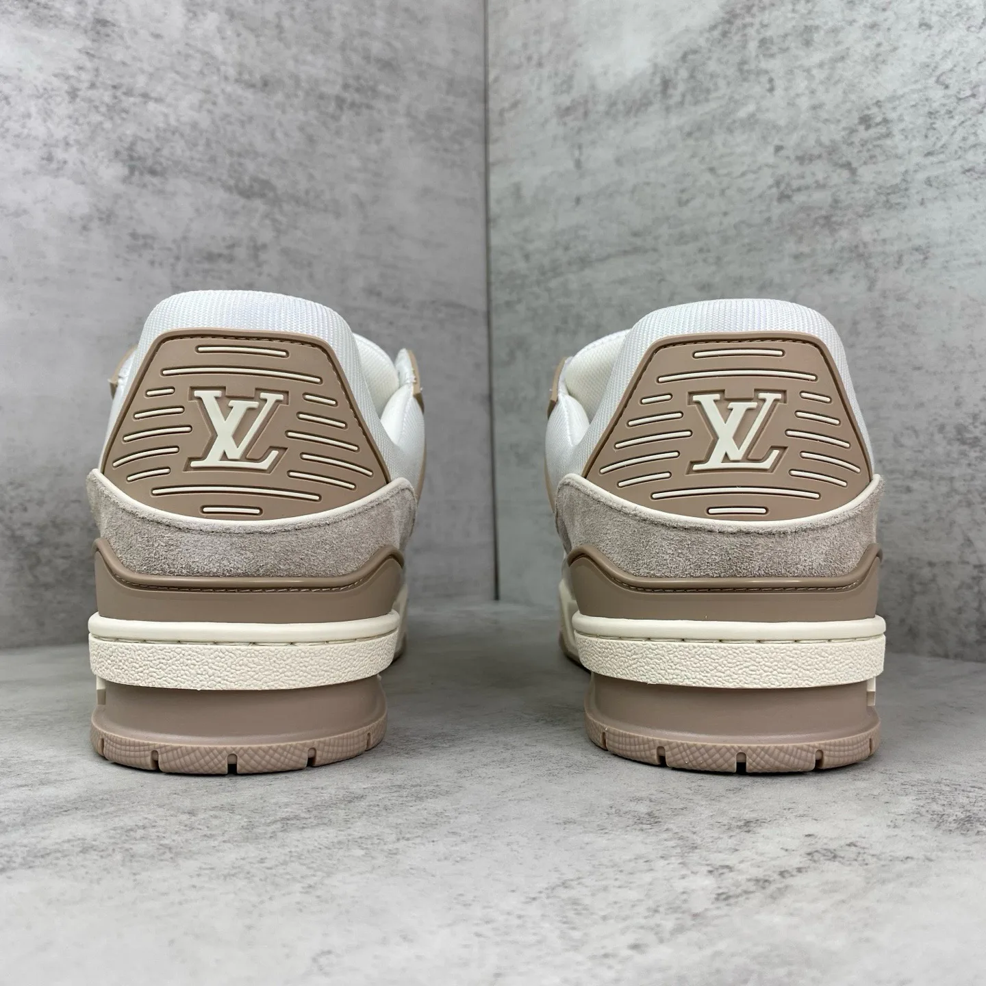 Кроссовки Женские Louis Vuitton 17961751