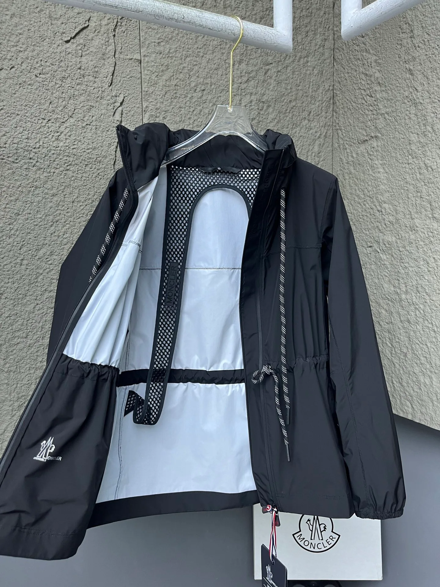 Куртки И Пуховики Женские Moncler 14179695
