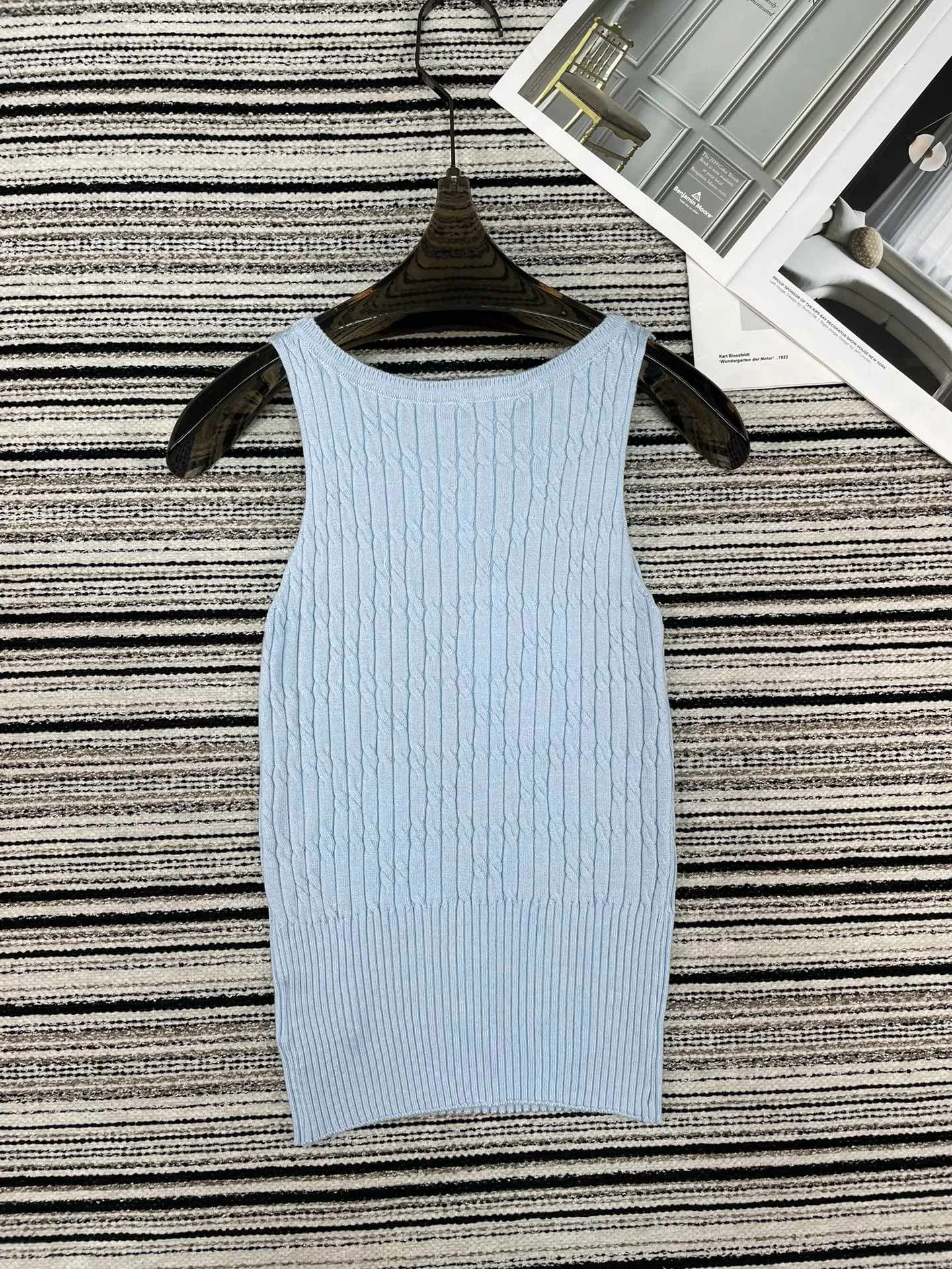 Жилеты Женские Chanel 11311135