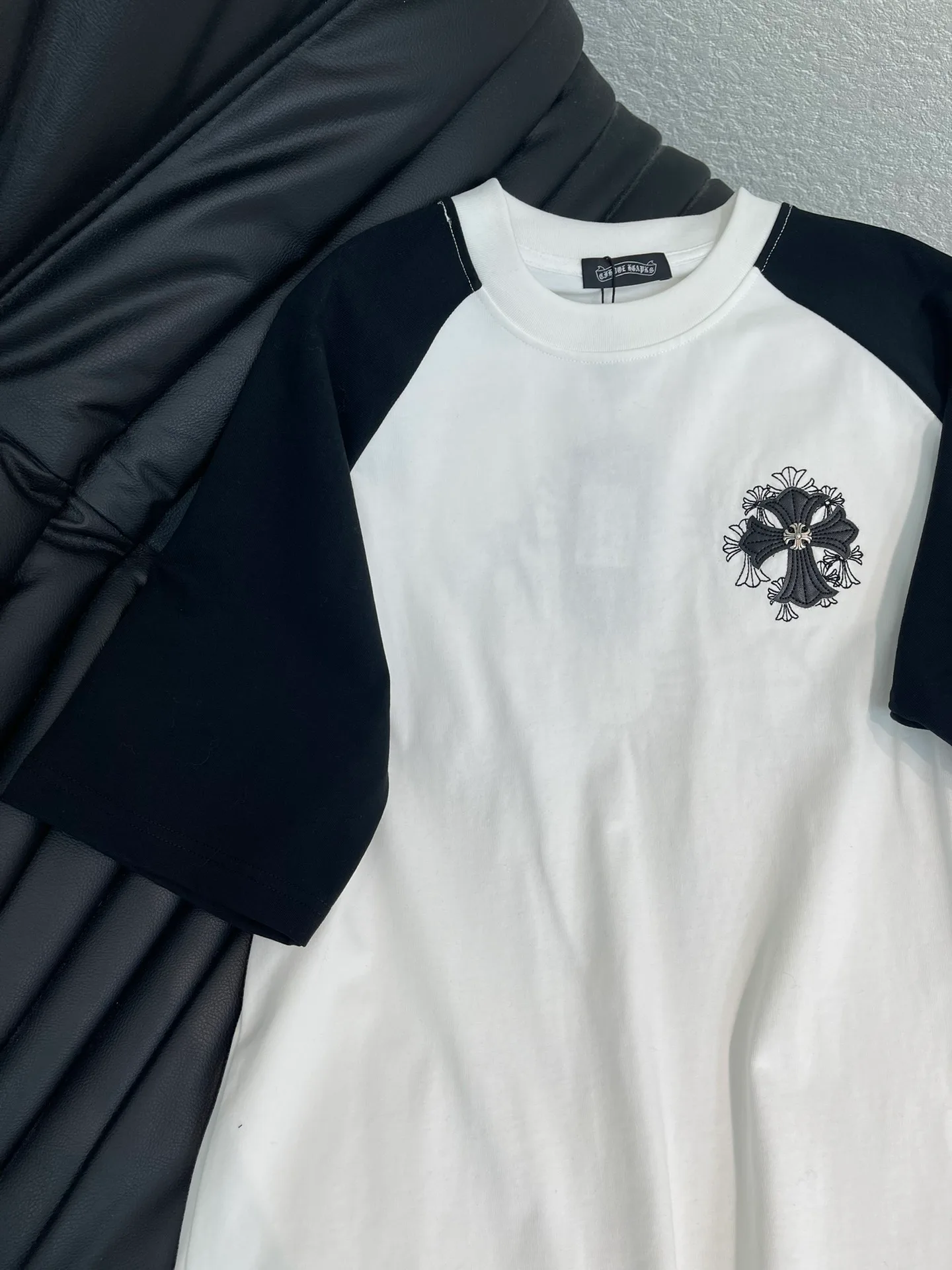 Футболки Женские Chrome Hearts 11569441