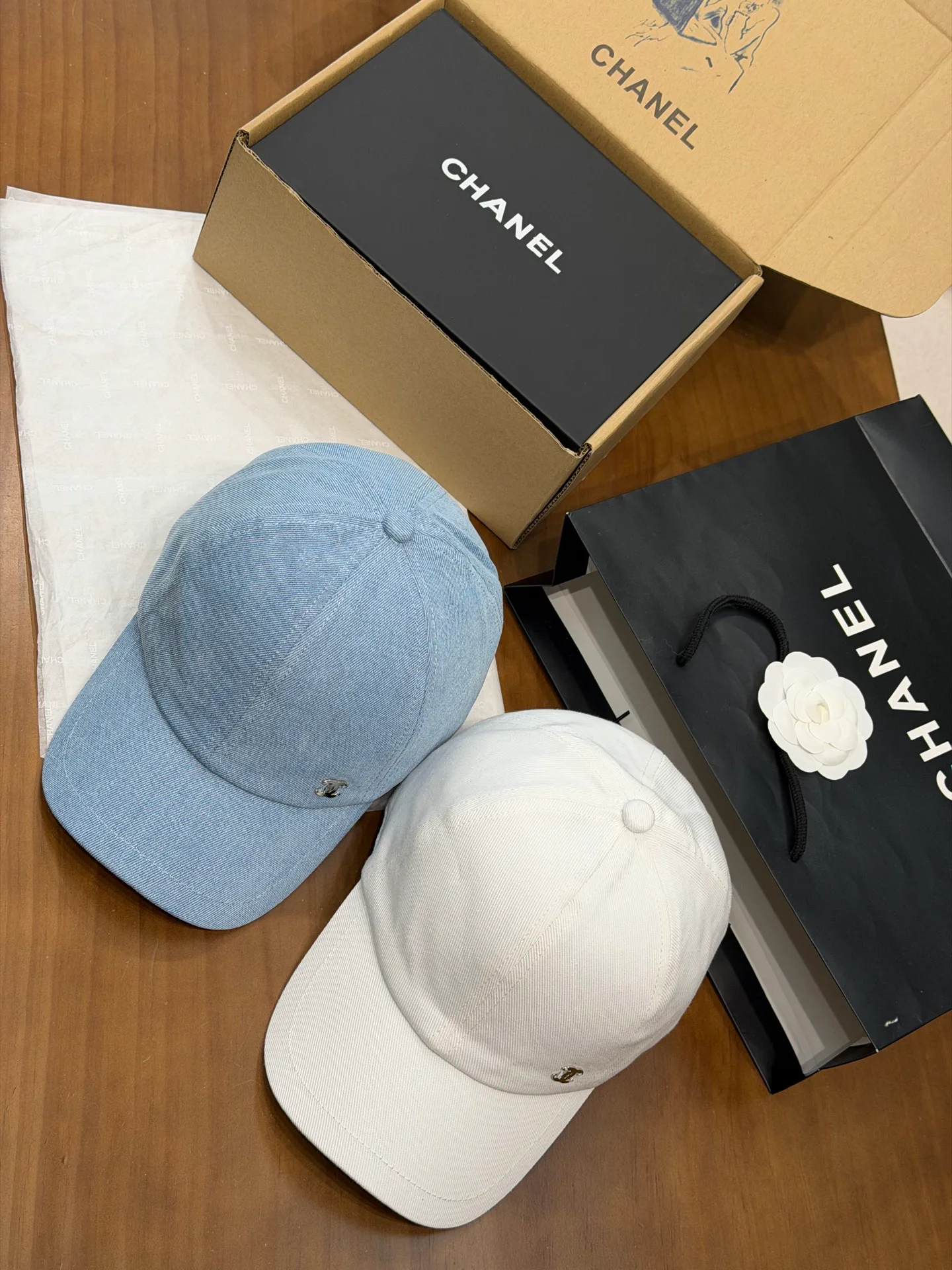 Головные Уборы Chanel 12697398