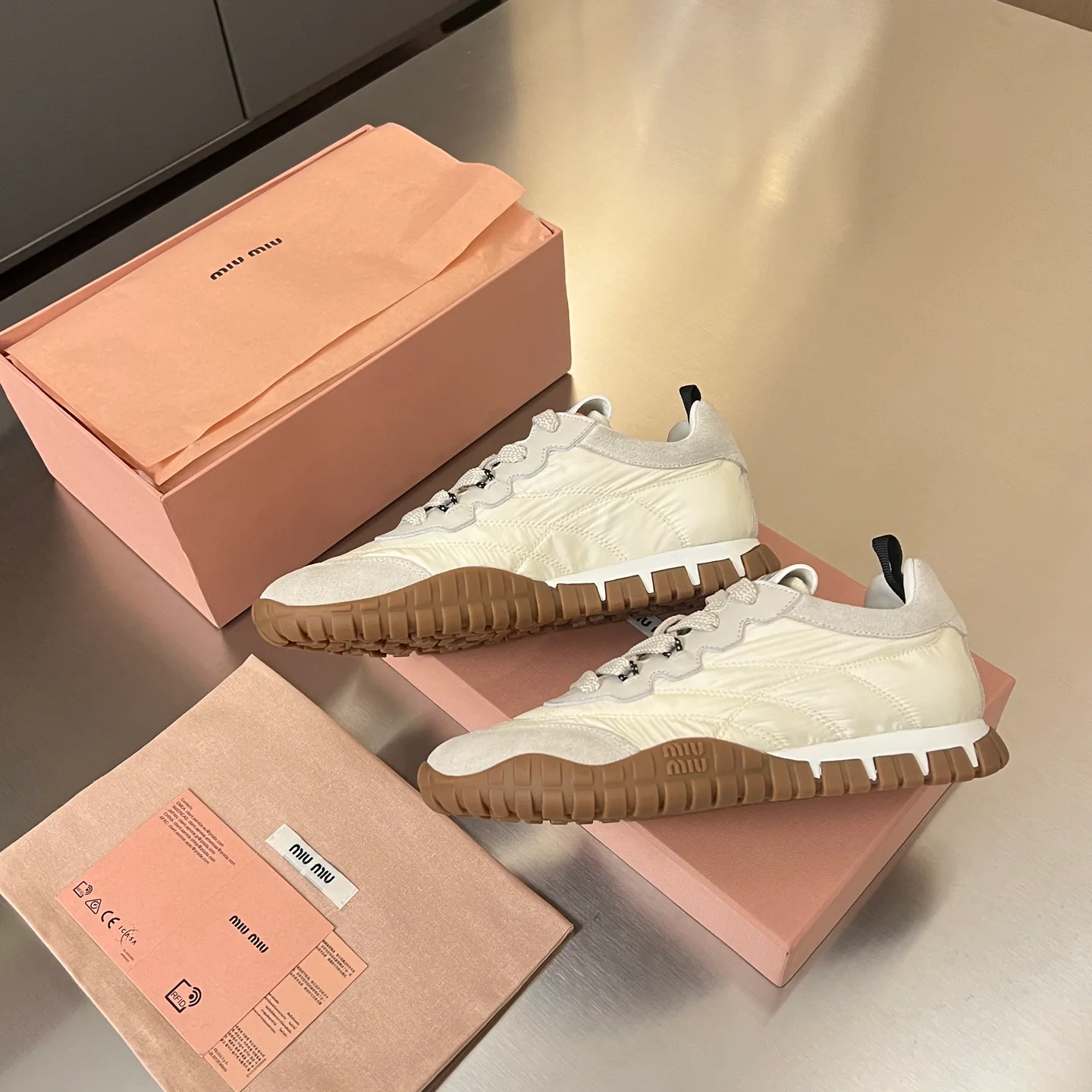Кроссовки Женские Miu Miu 17968642