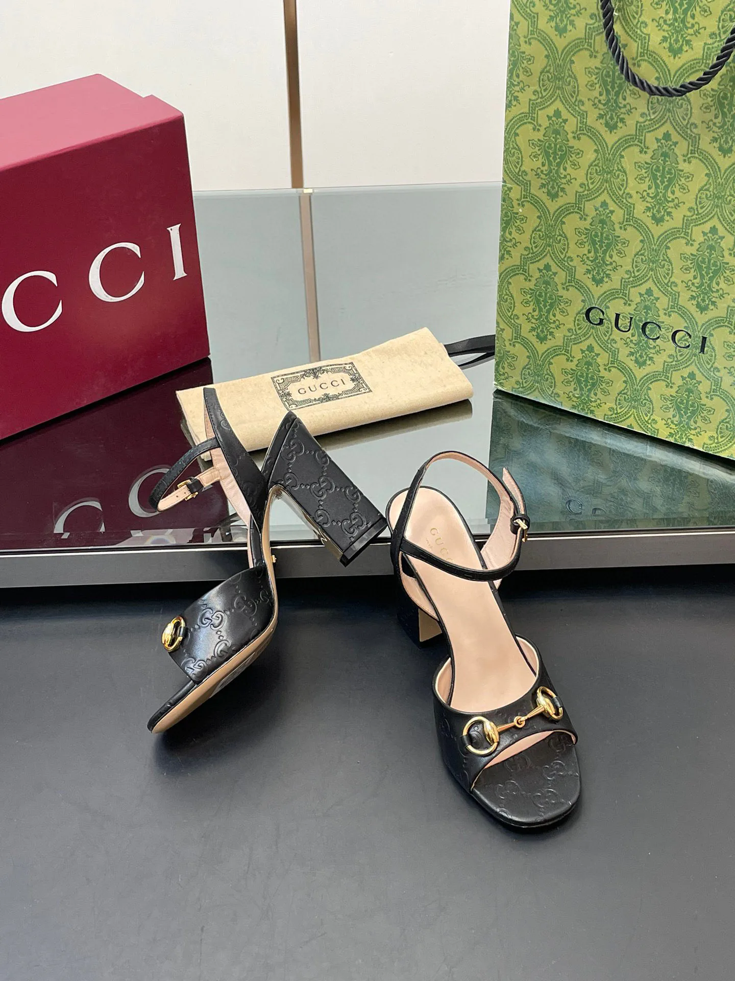 Босоножки Женские Gucci 17614710