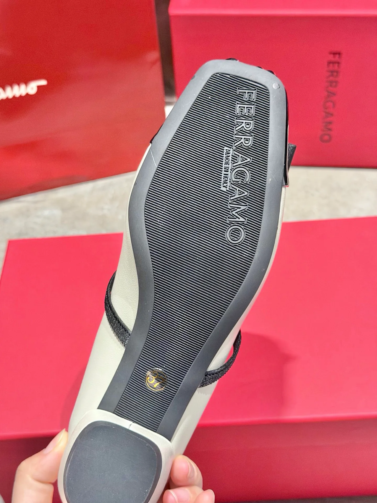 Туфли Женские Salvatore Ferragamo 17642553